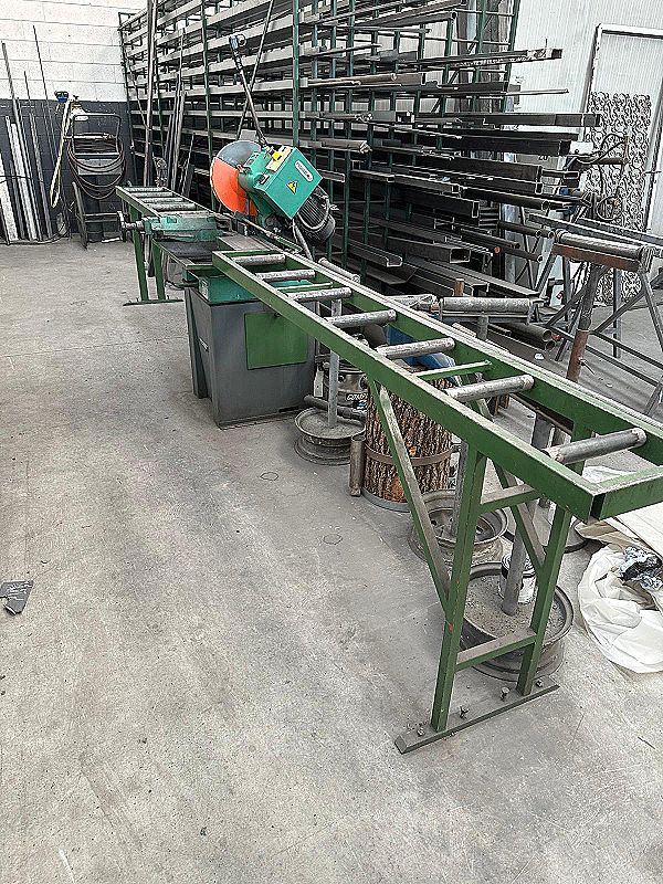 Troncatrice a una testa Pedrazzoli B 300 MRM  in vendita - foto 2