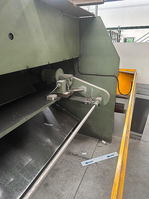 Cesoia a ghigliottina usata Bariola CBI 430/112  in vendita - foto 7