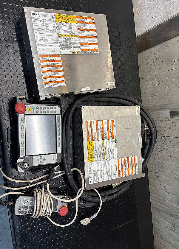 Braccio robotico VM-60B1 della Denso  in vendita - foto 4