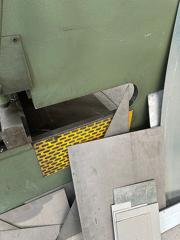 Cesoia a ghigliottina usata Bariola CBI 430/112  in vendita - foto 6