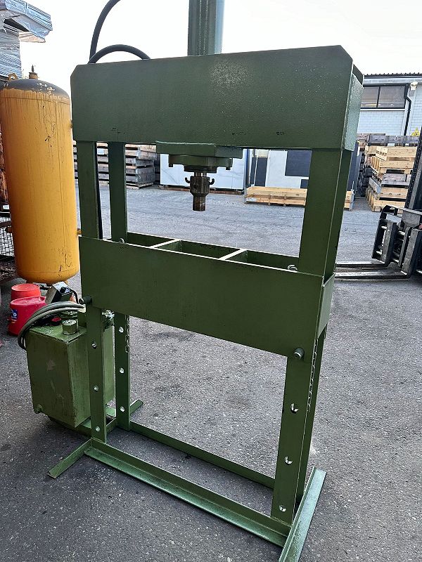 Pressa SICMI Parma da 60 ton in vendita - foto 4