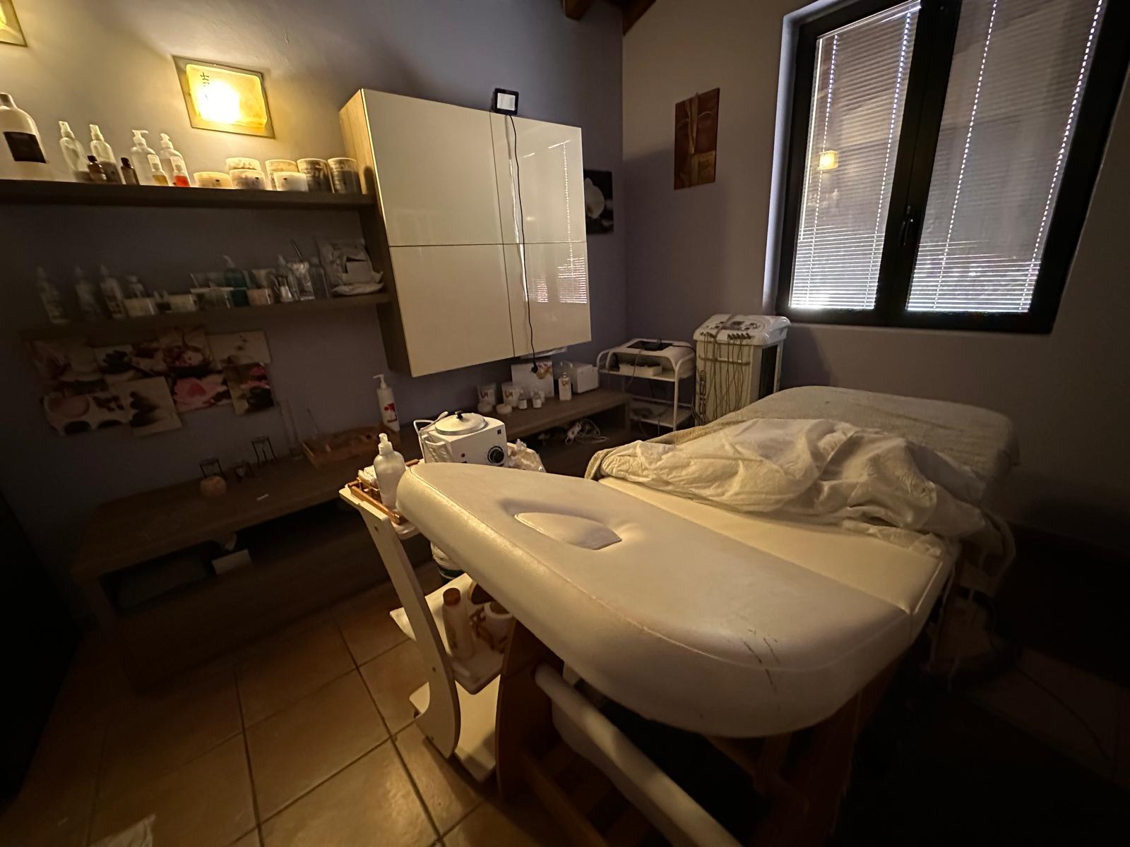 MACCHINARI PER ESTETICA E SOLARIUM – CHIUSURA ATTIVITÀ in vendita - foto 6
