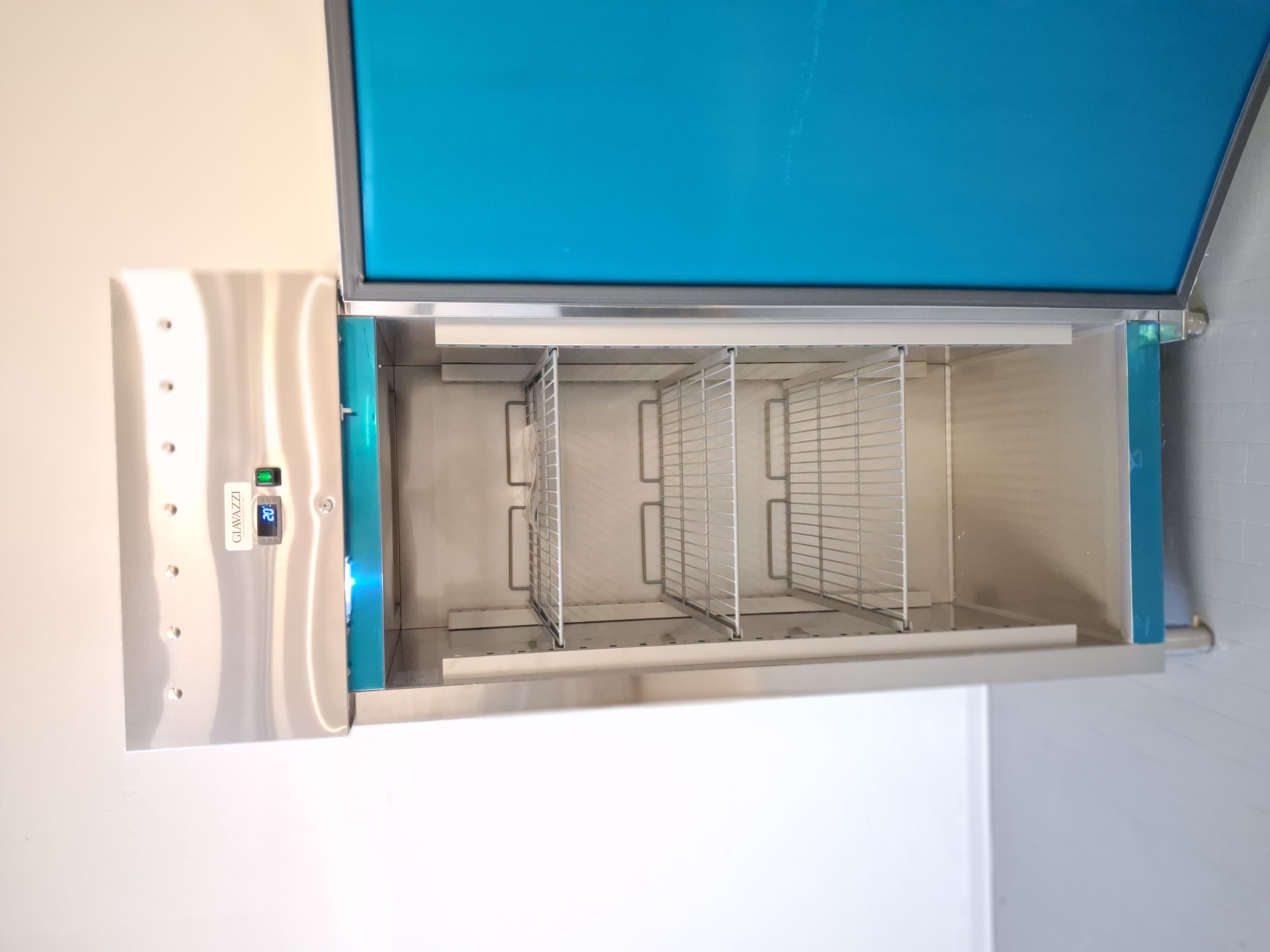 ARMADIO REFRIGERATO 700 LT in vendita - foto 2