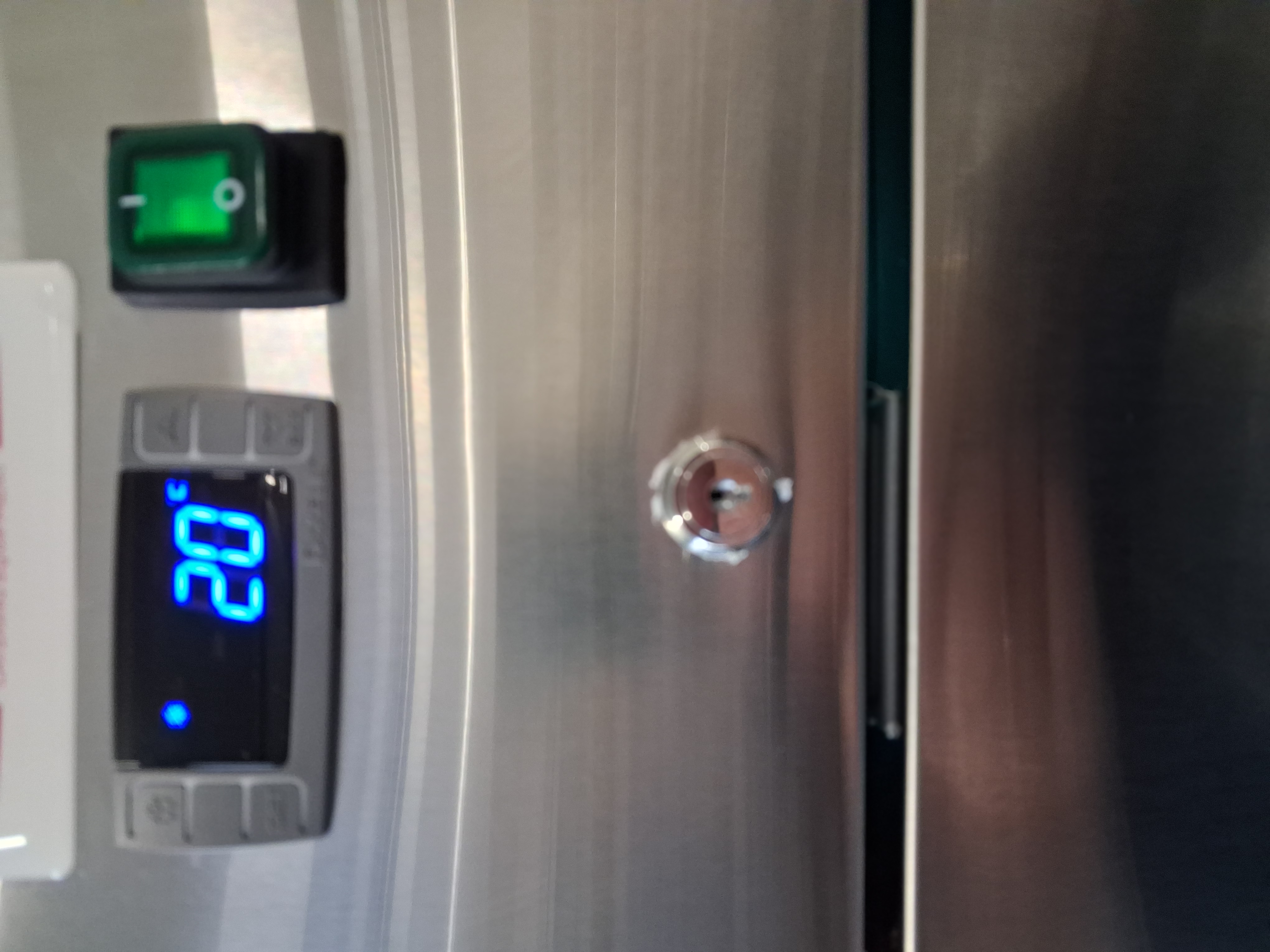 ARMADIO REFRIGERATO 700 LT in vendita - foto 4