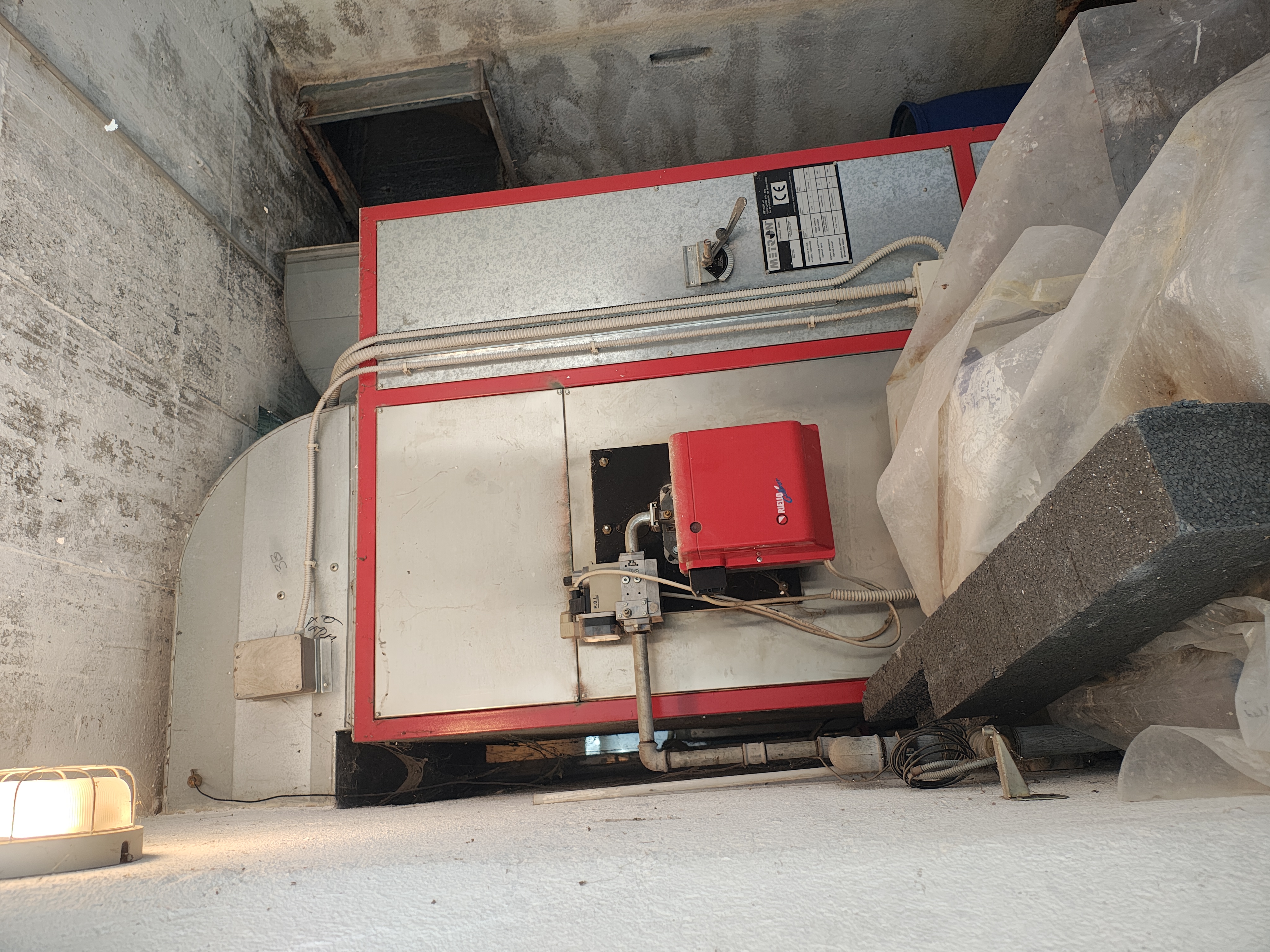 Cabina di verniciatura METRON con bruciatore Riello  in vendita - foto 7