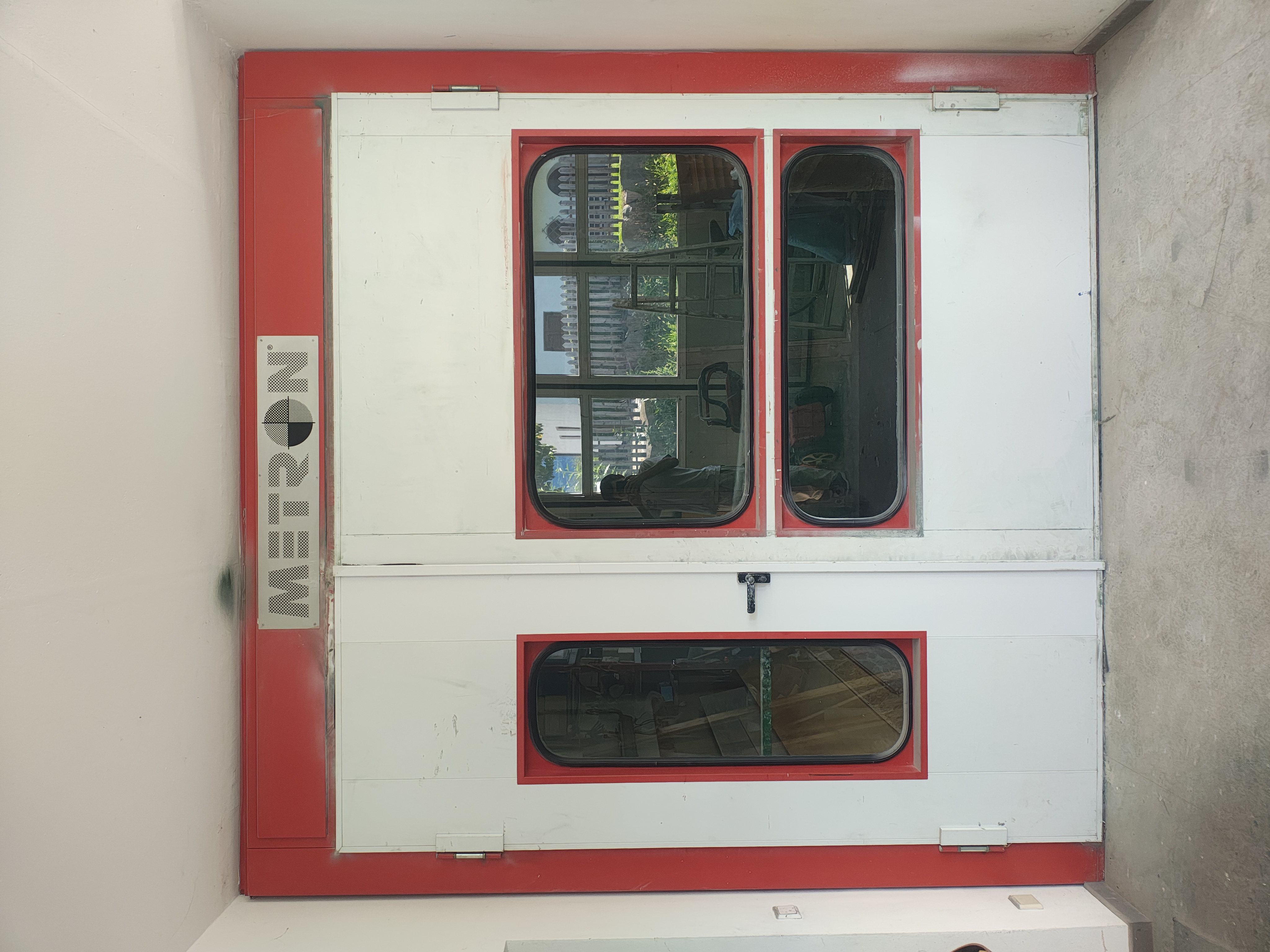 Cabina di verniciatura METRON con bruciatore Riello  in vendita - foto 1