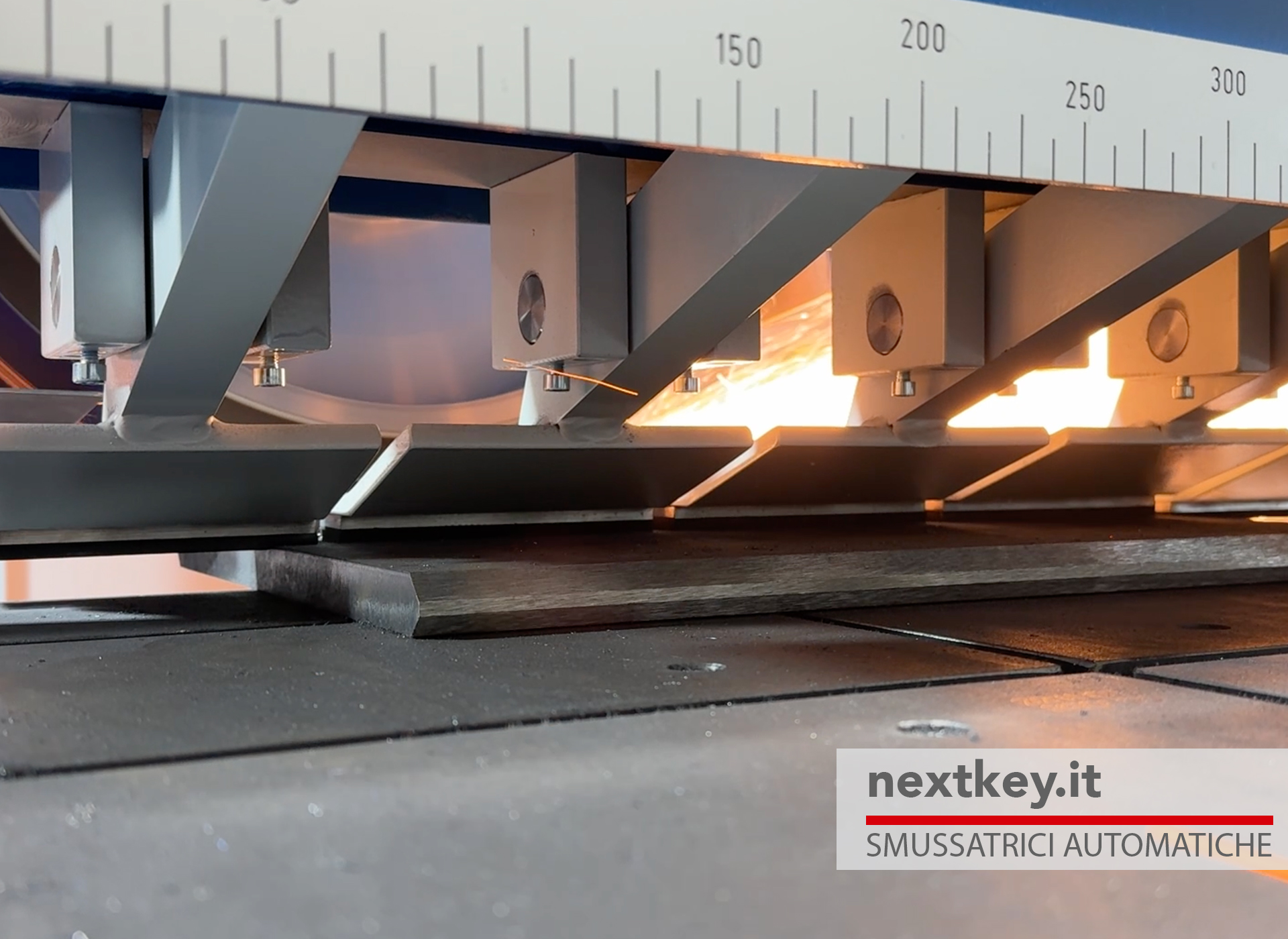 Macchina per smussare le lamiere in vendita - foto 2