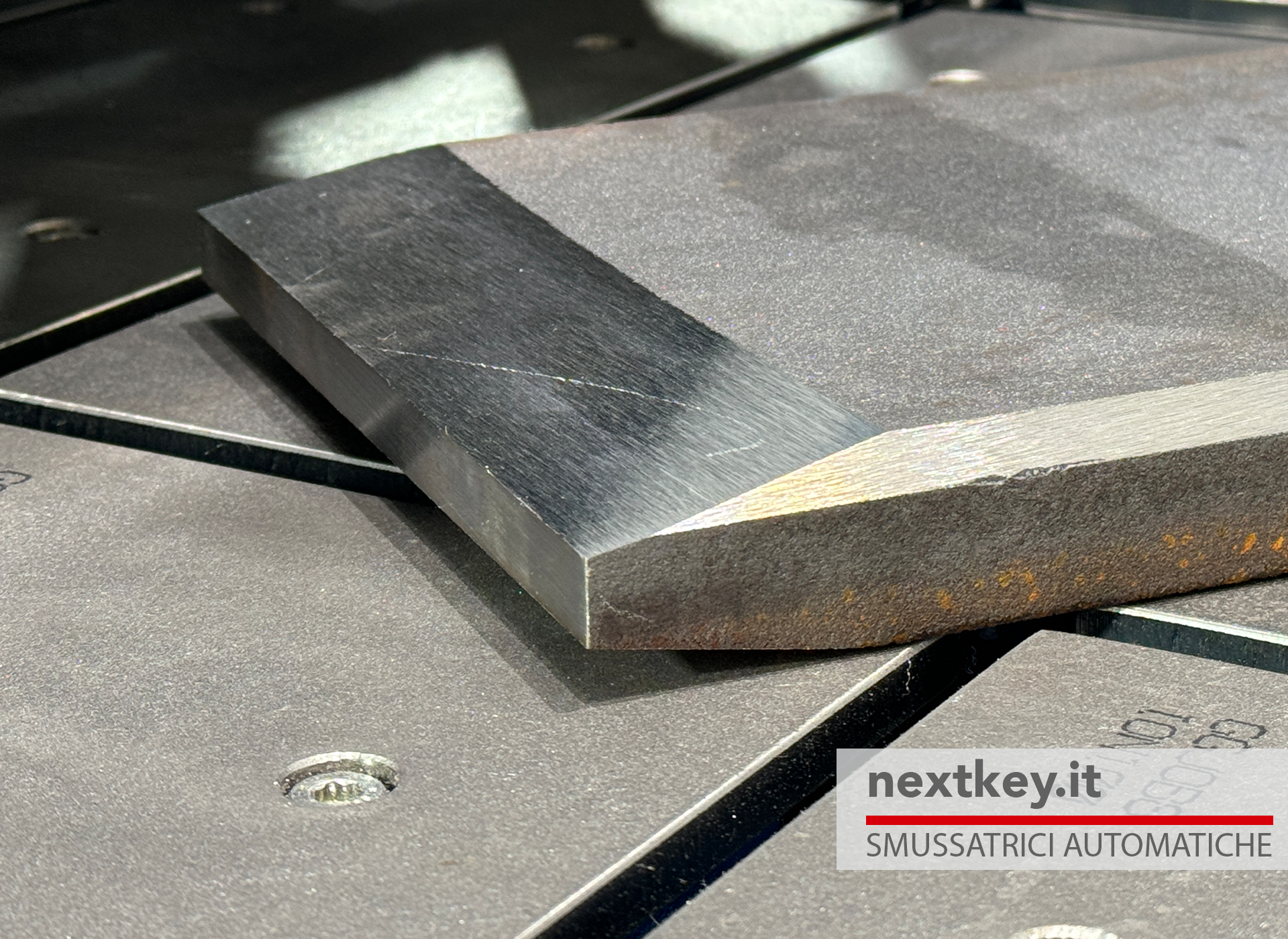 Macchina per smussare le lamiere in vendita - foto 3