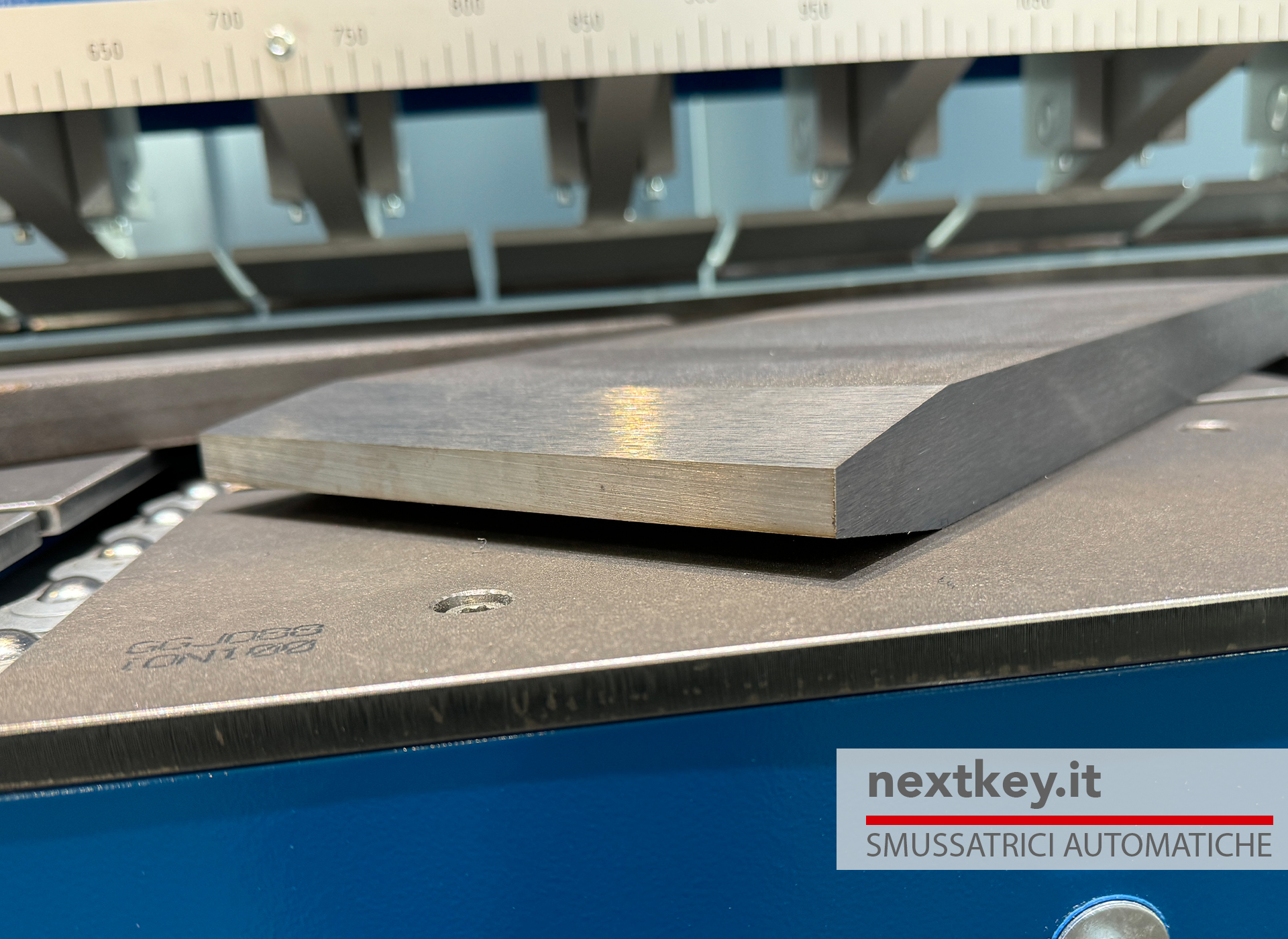 Macchina per smussare le lamiere in vendita - foto 9