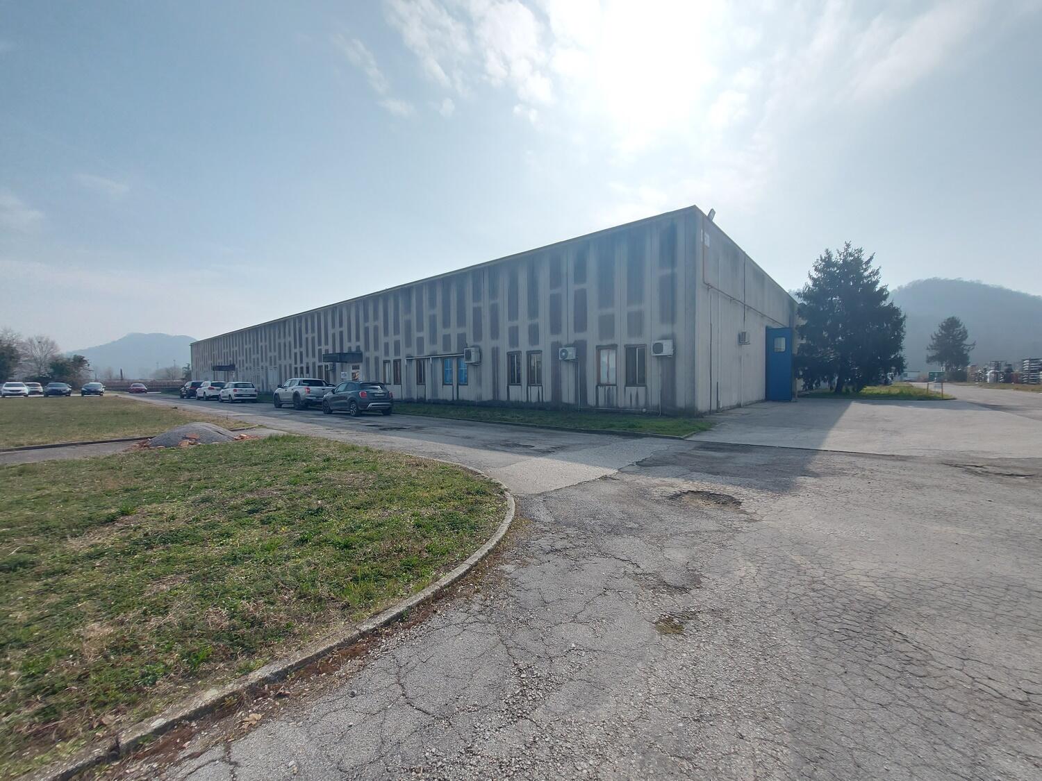 Ramo d'azienda dedita a produzione stampi per iniezione in vendita - foto 3