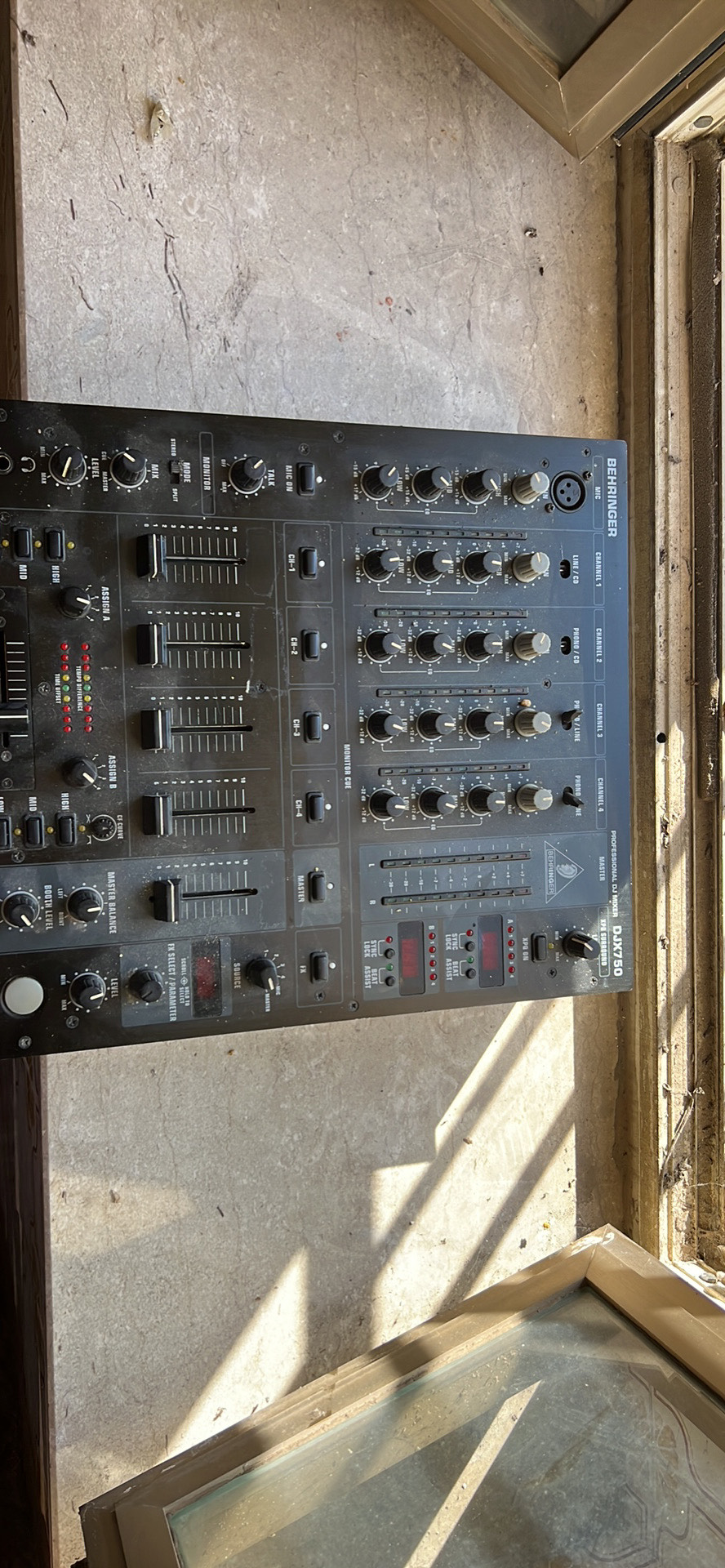 Mixer DJ professionale Behringer DJX750 in vendita - foto 3