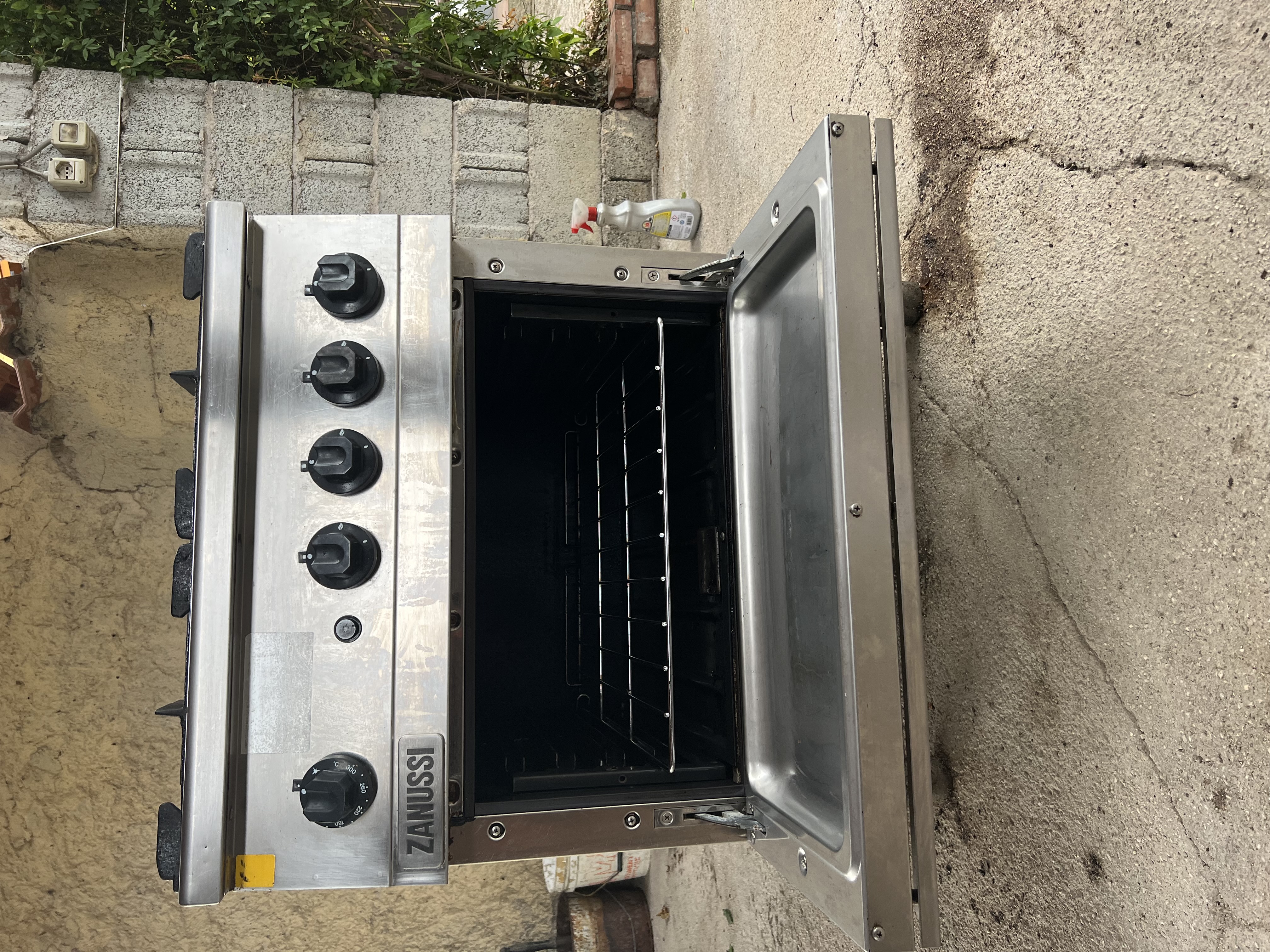 Cucina Zanussi quattro fuochi con forno in vendita - foto 2