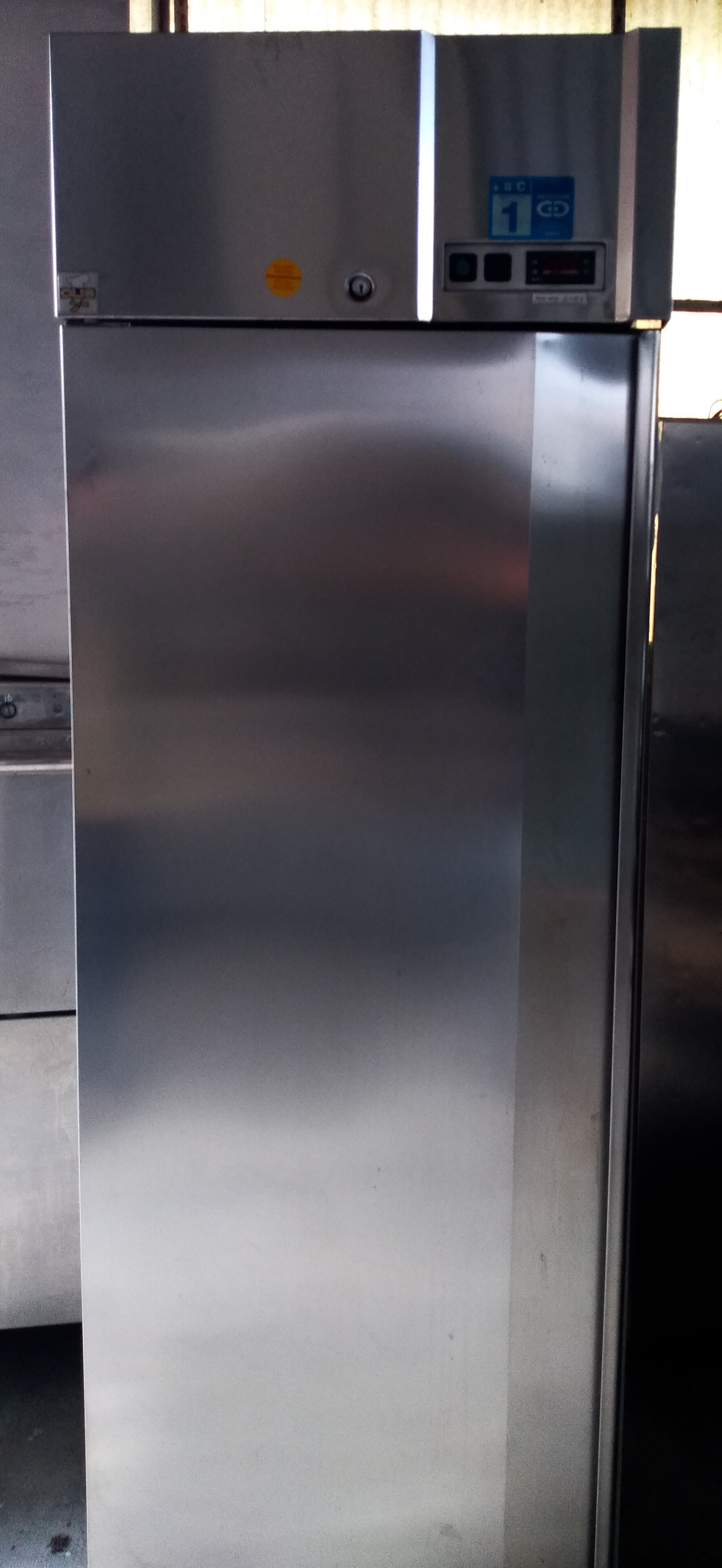 FRIGO POSITIVO 600 LITRI in vendita - foto 1