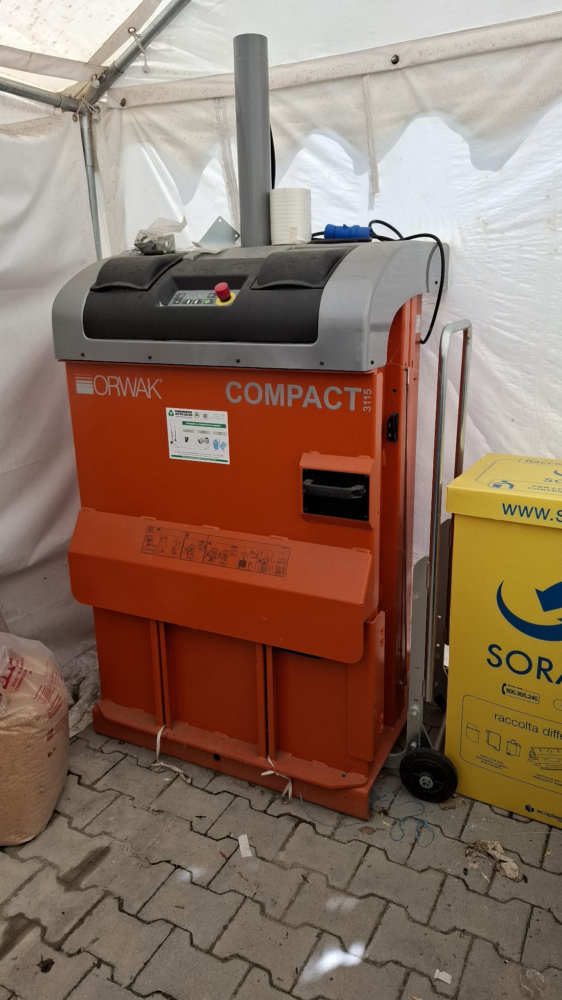 Pressa per carta e plastica semi nuova Orwak  in vendita - foto 1