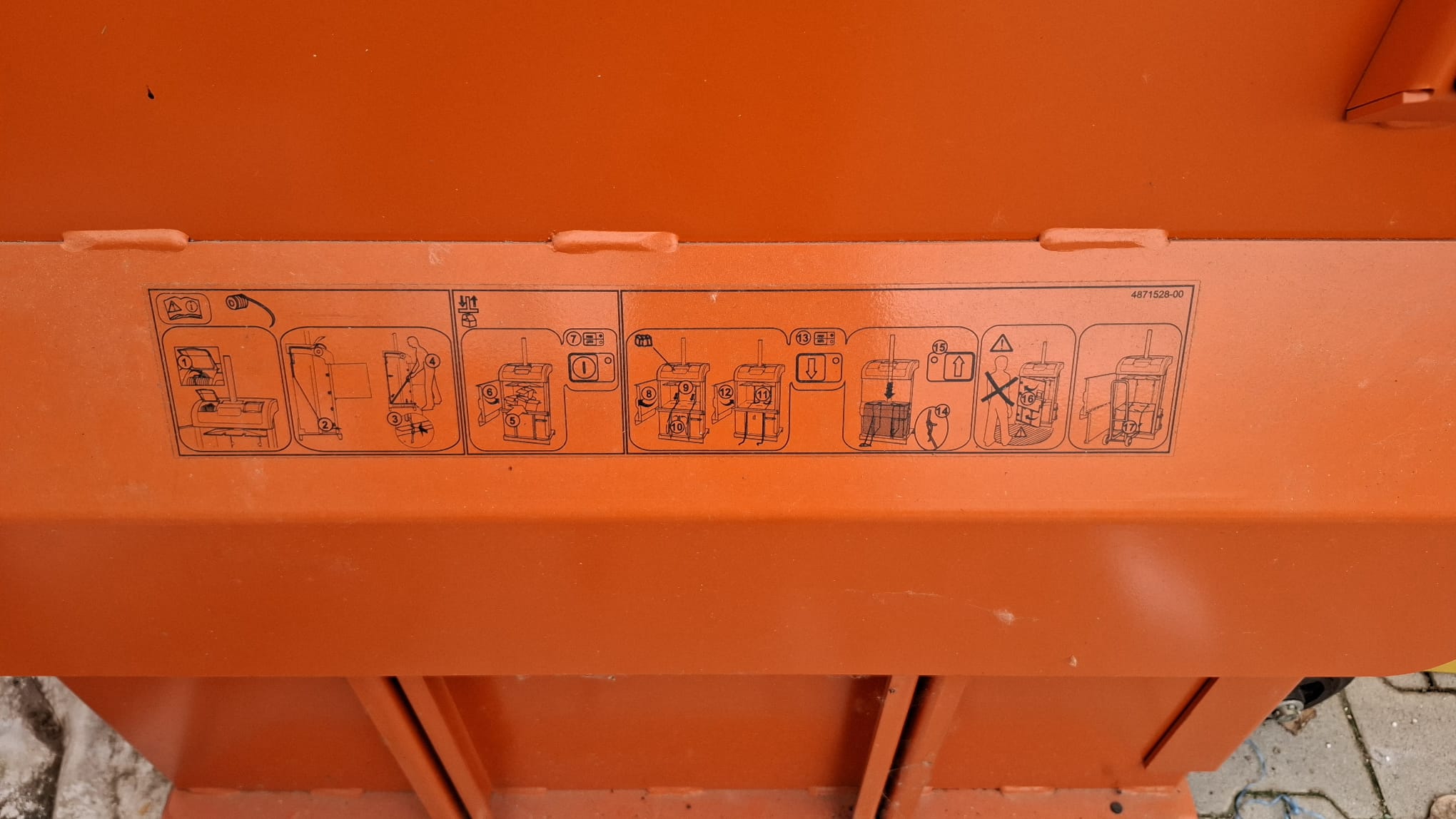 Pressa per carta e plastica semi nuova Orwak  in vendita - foto 2