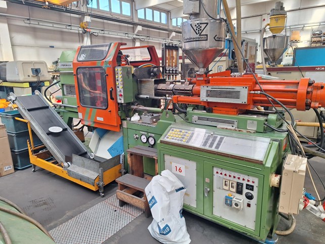 Presse a iniezione per plastica in vendita