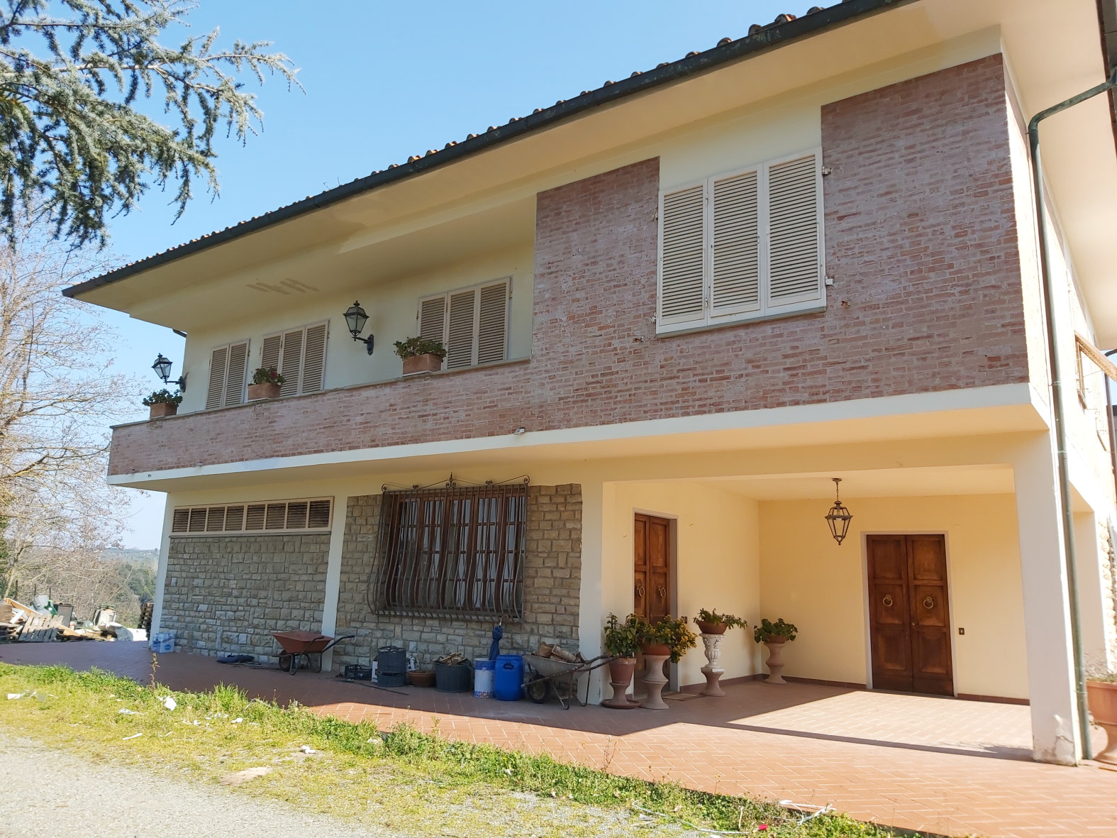 Capannone con casa annessa e ampio piazzale in vendita - foto 2
