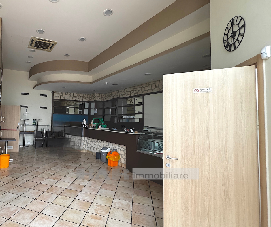 Rif. 26/I103 - Locale commerciale per bar tavola calda  in vendita - foto 2