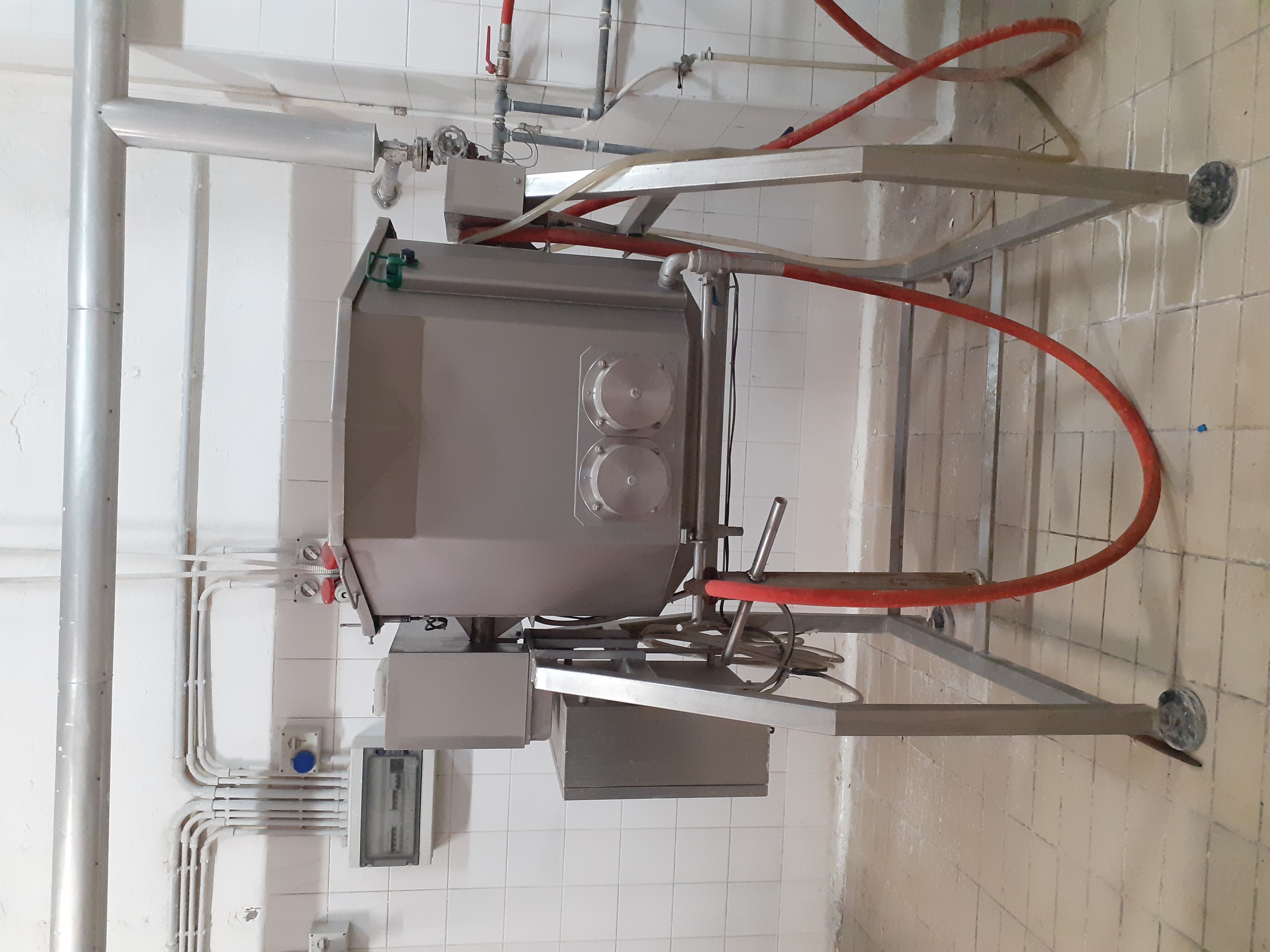Lavorazione latte e formaggi in vendita