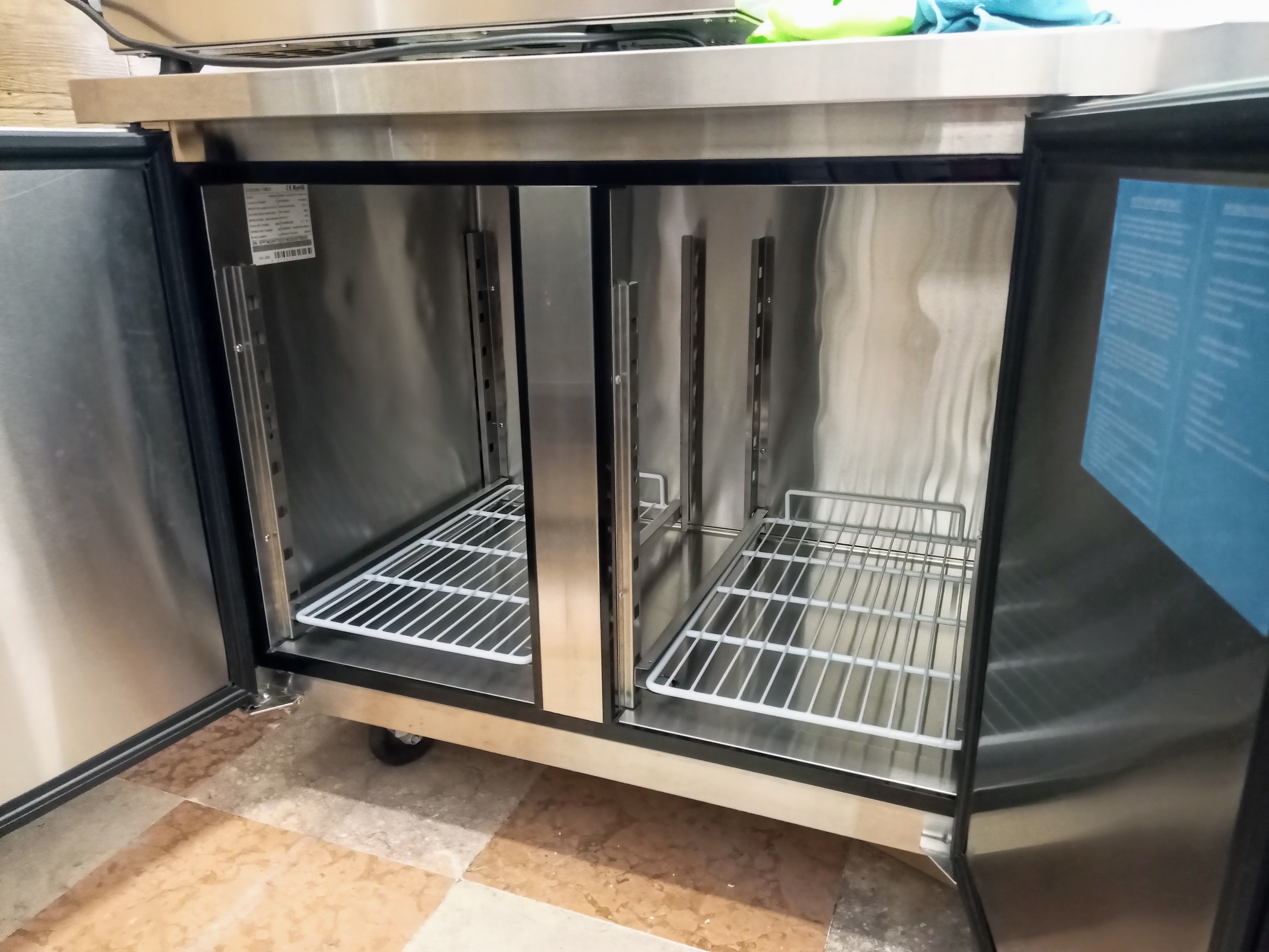 Tavolo refrigerato inox 2 ante NUOVO in vendita - foto 4