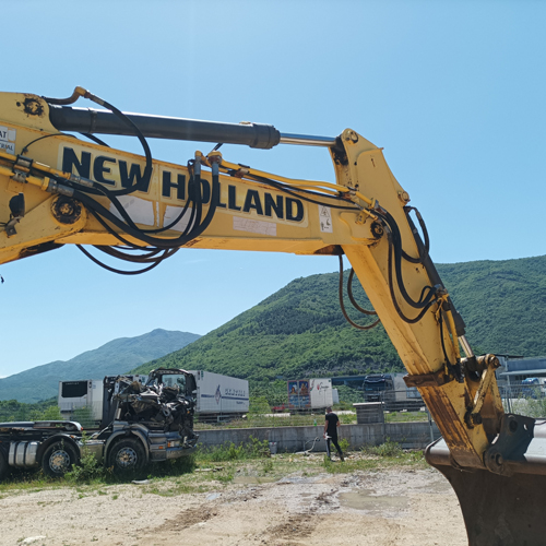 Escavatore New Holland E215C in vendita - foto 8