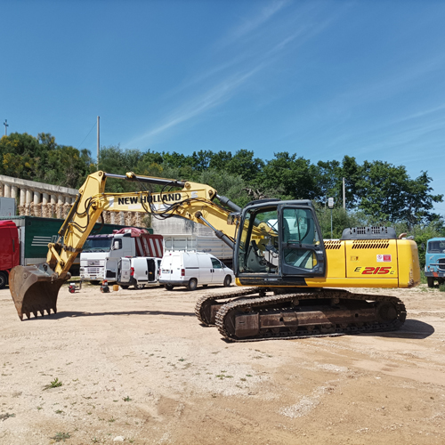 Escavatore New Holland E215C in vendita - foto 1
