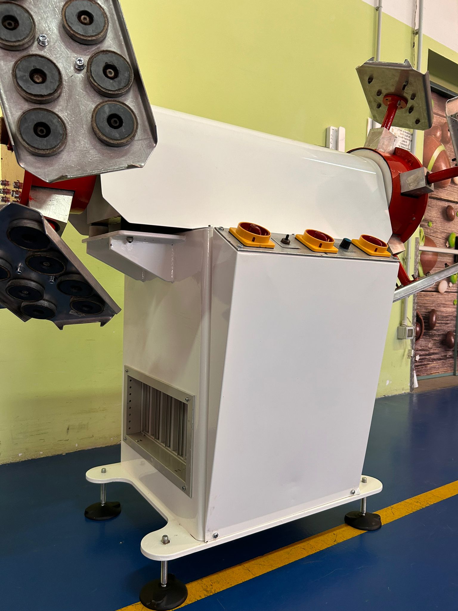 ROTATIVA PER IL MODELLAGGIO DI CORPI CAVI DI CIOCCOLATO in vendita - foto 3