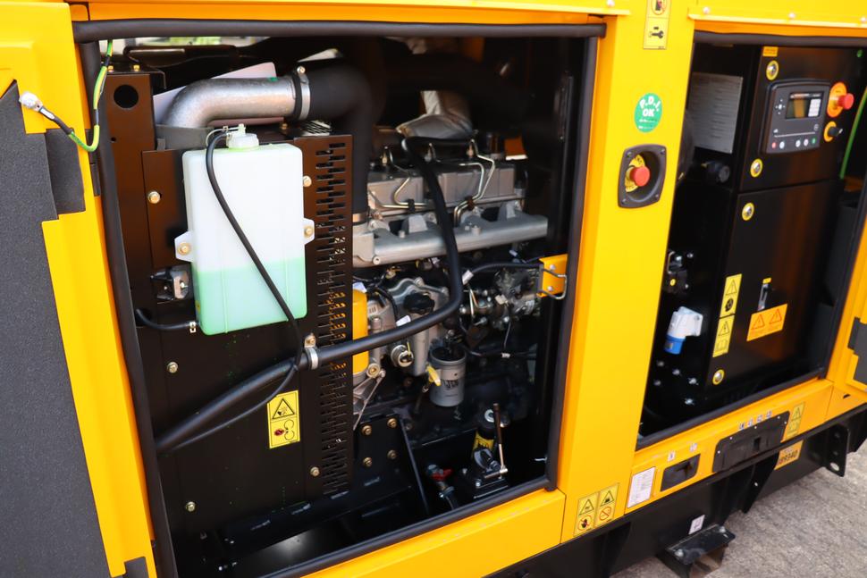 Generatore JCB modello G140QS in vendita - foto 4