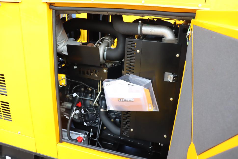 Gruppo elettrogeno JCB G140QS in vendita - foto 4
