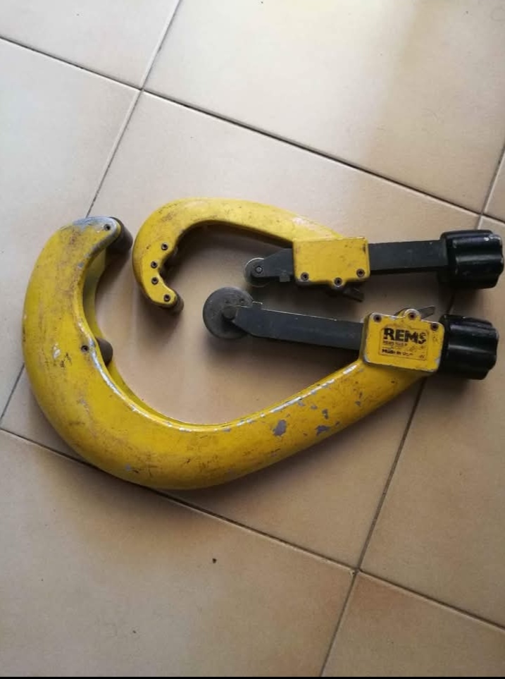 TagliaTubi Polietilene"Rems"  in vendita - foto 1