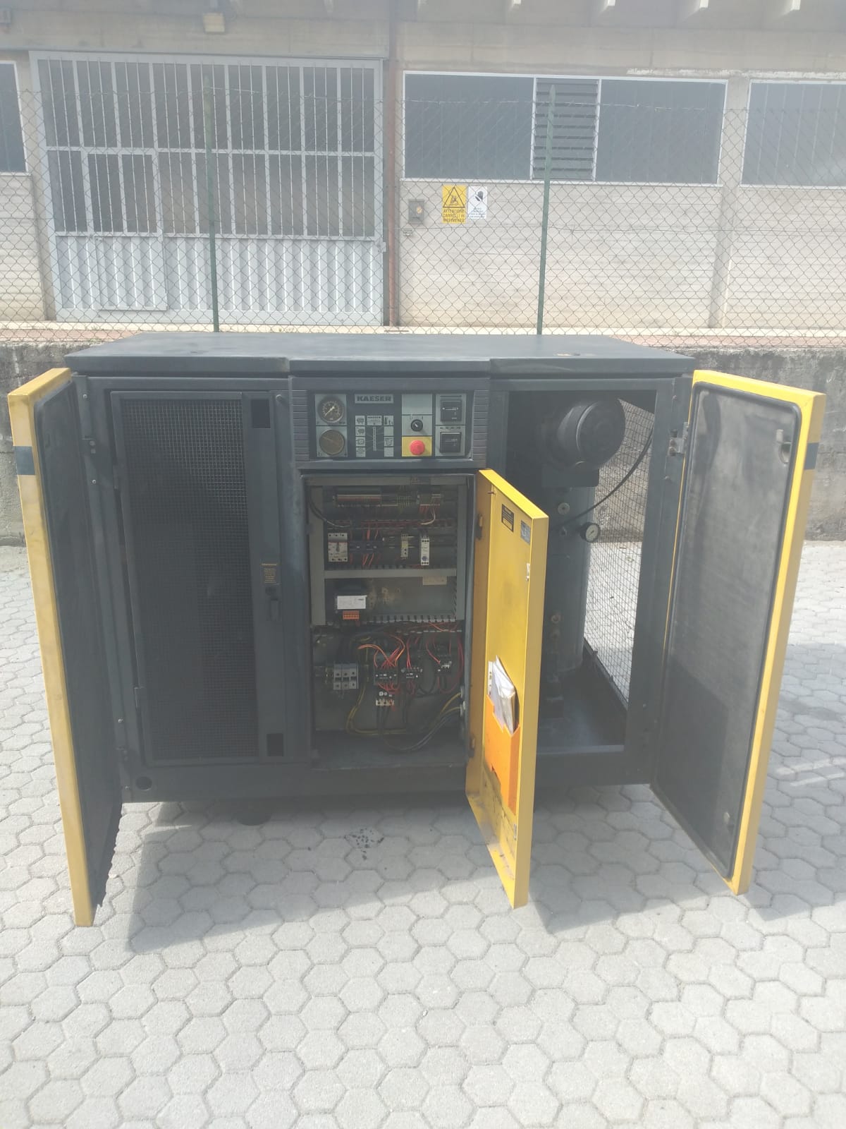 KAESER BS61 – 37 kW / 50 HP – 10 bar – 6470 l/min in vendita - foto 5