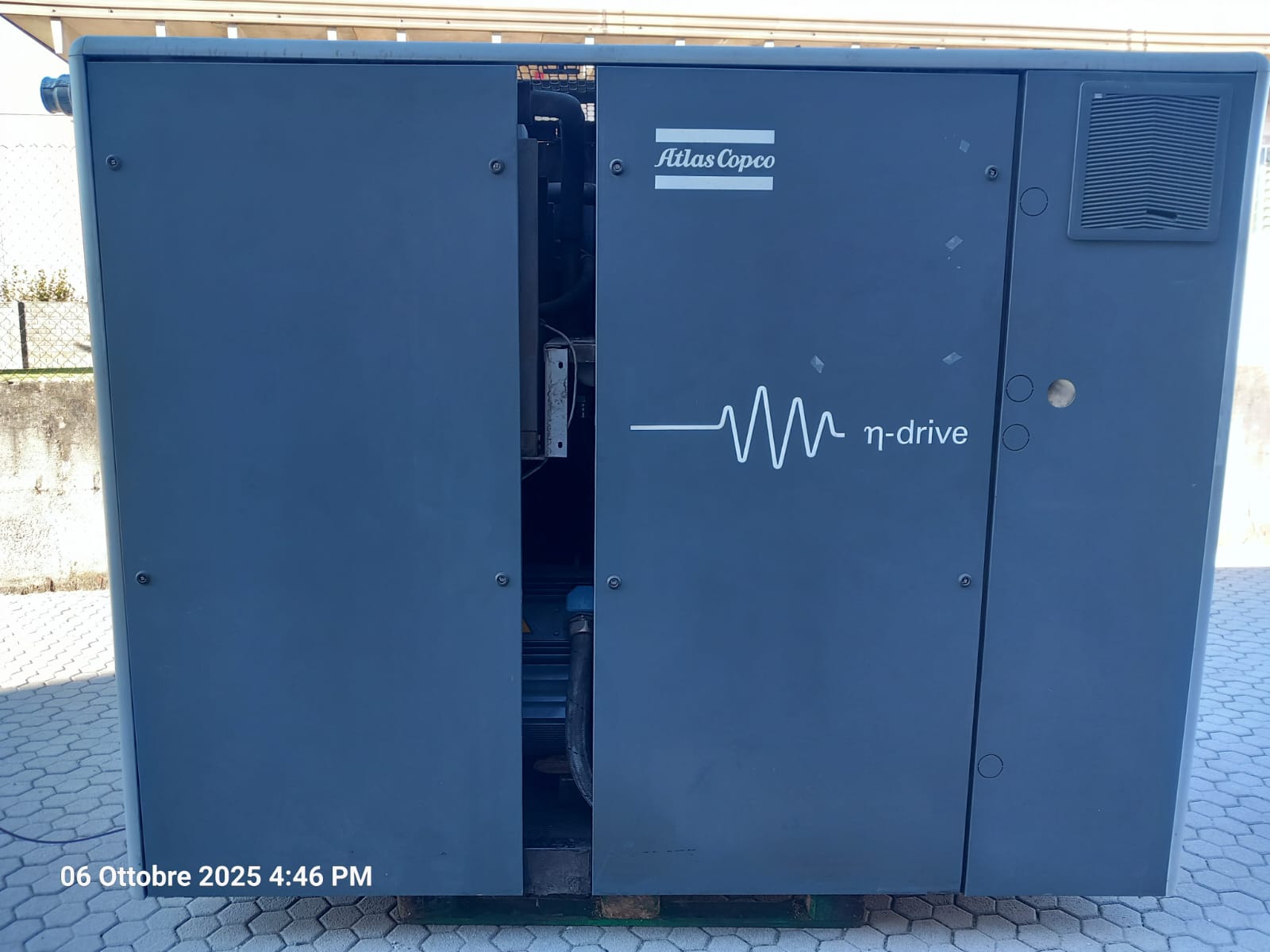 ATLAS CO. GA75VSD–75 kW/100 HP–Fino a 13 bar–12.720 l/m in vendita - foto 2