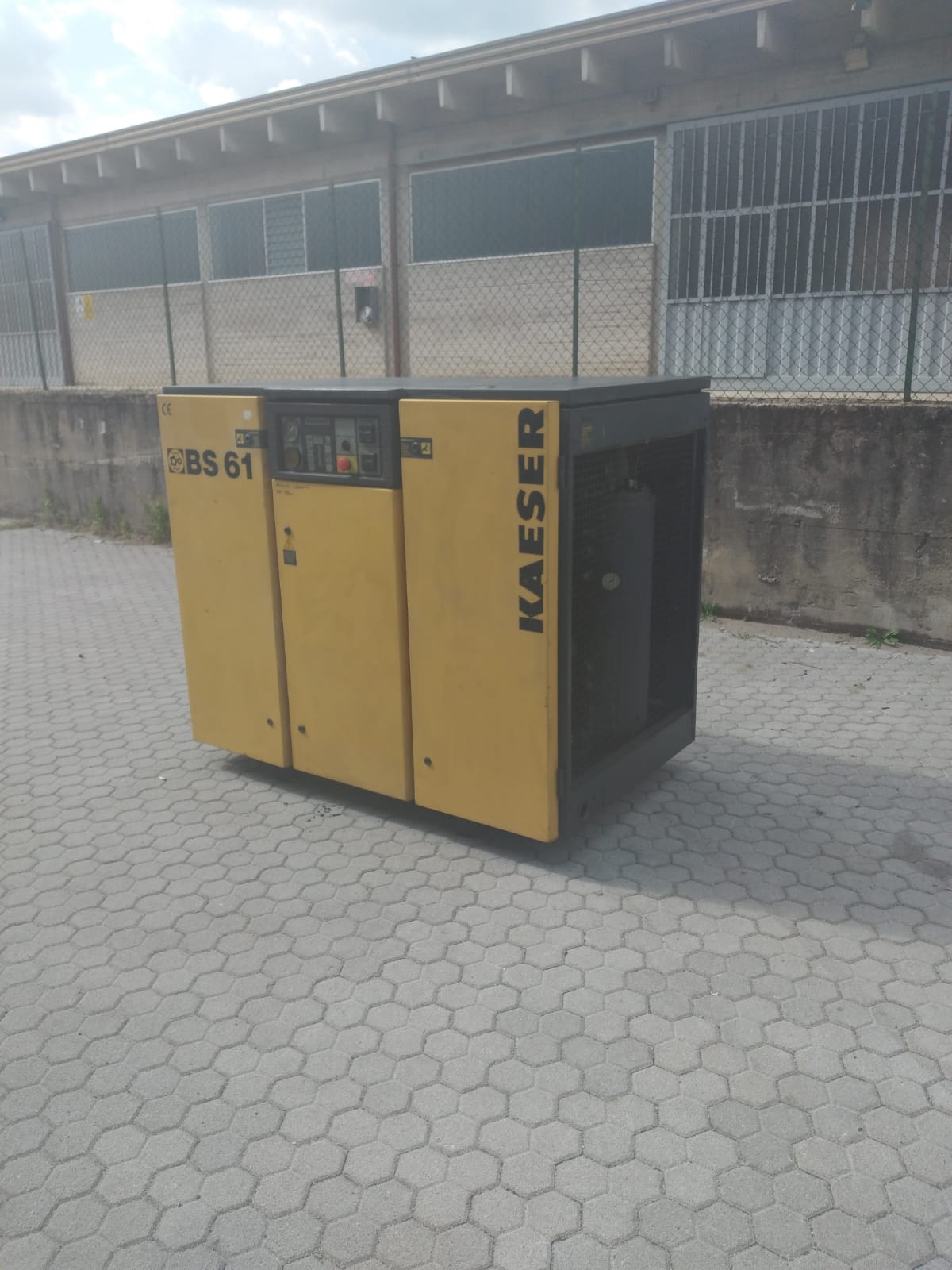 KAESER BS61 – 37 kW / 50 HP – 10 bar – 6470 l/min in vendita - foto 3