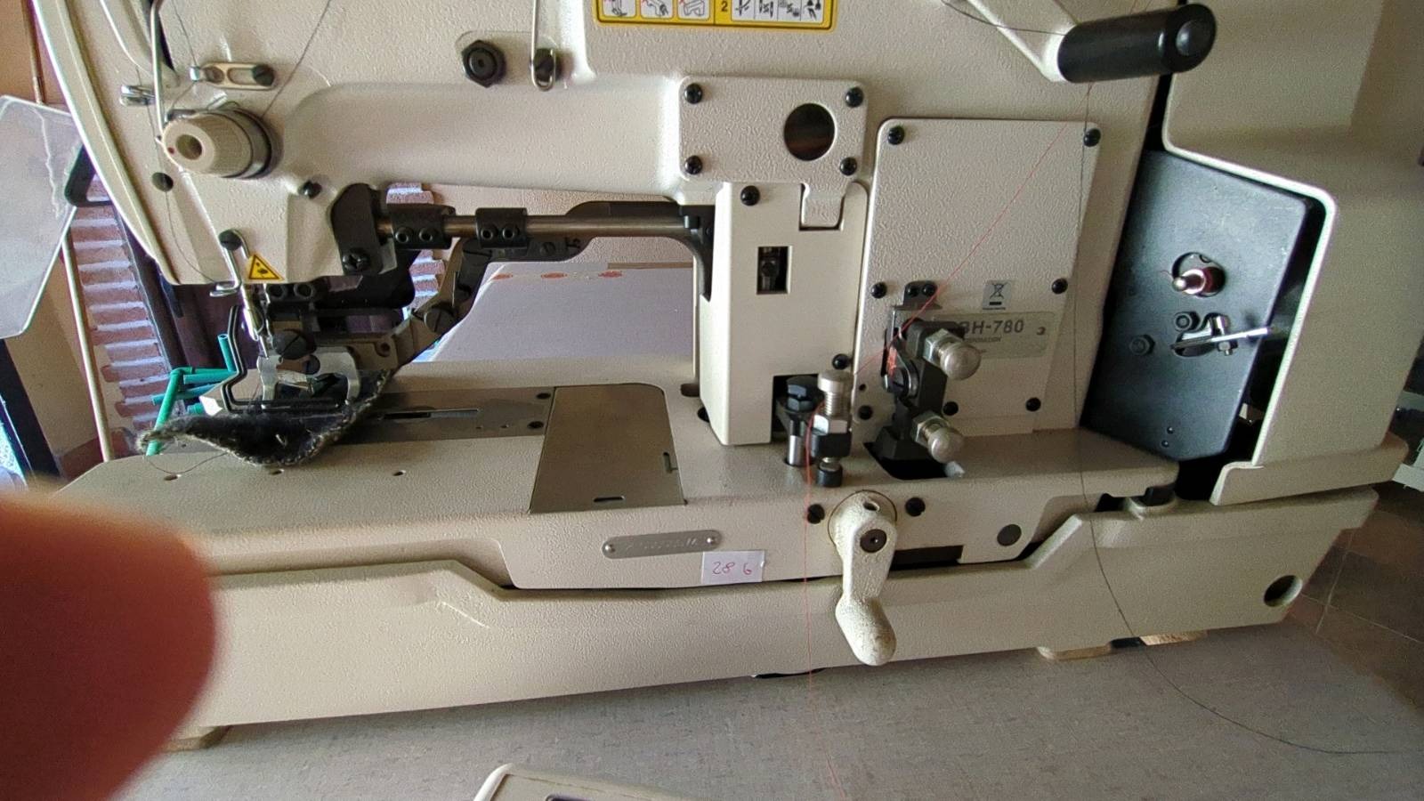 MACCHINA PER ASOLARE LBH-780 JUKI CORPORATION in vendita - foto 2
