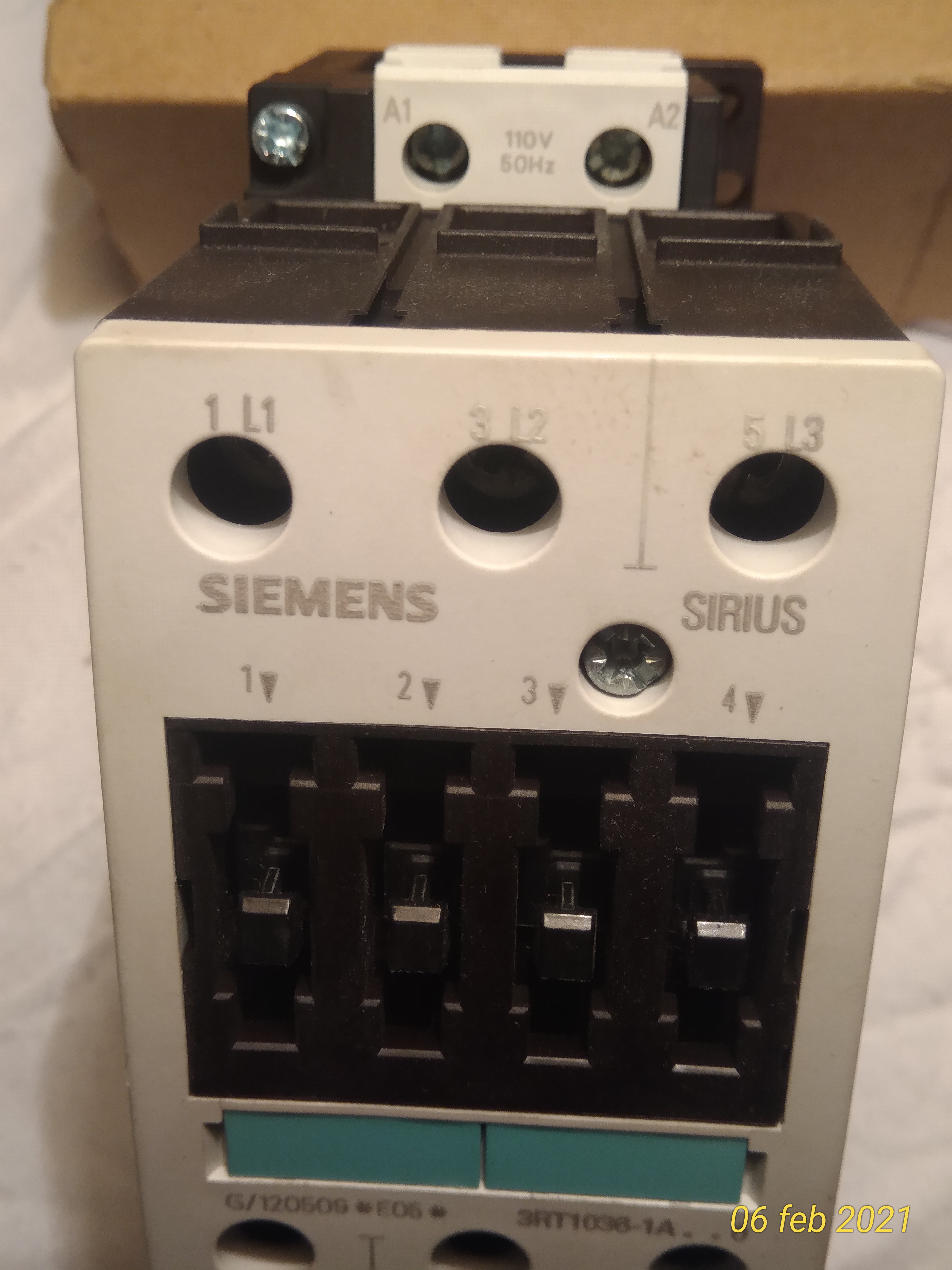 Contattore Siemens serie 3RT1 SIRIUS in vendita - foto 3