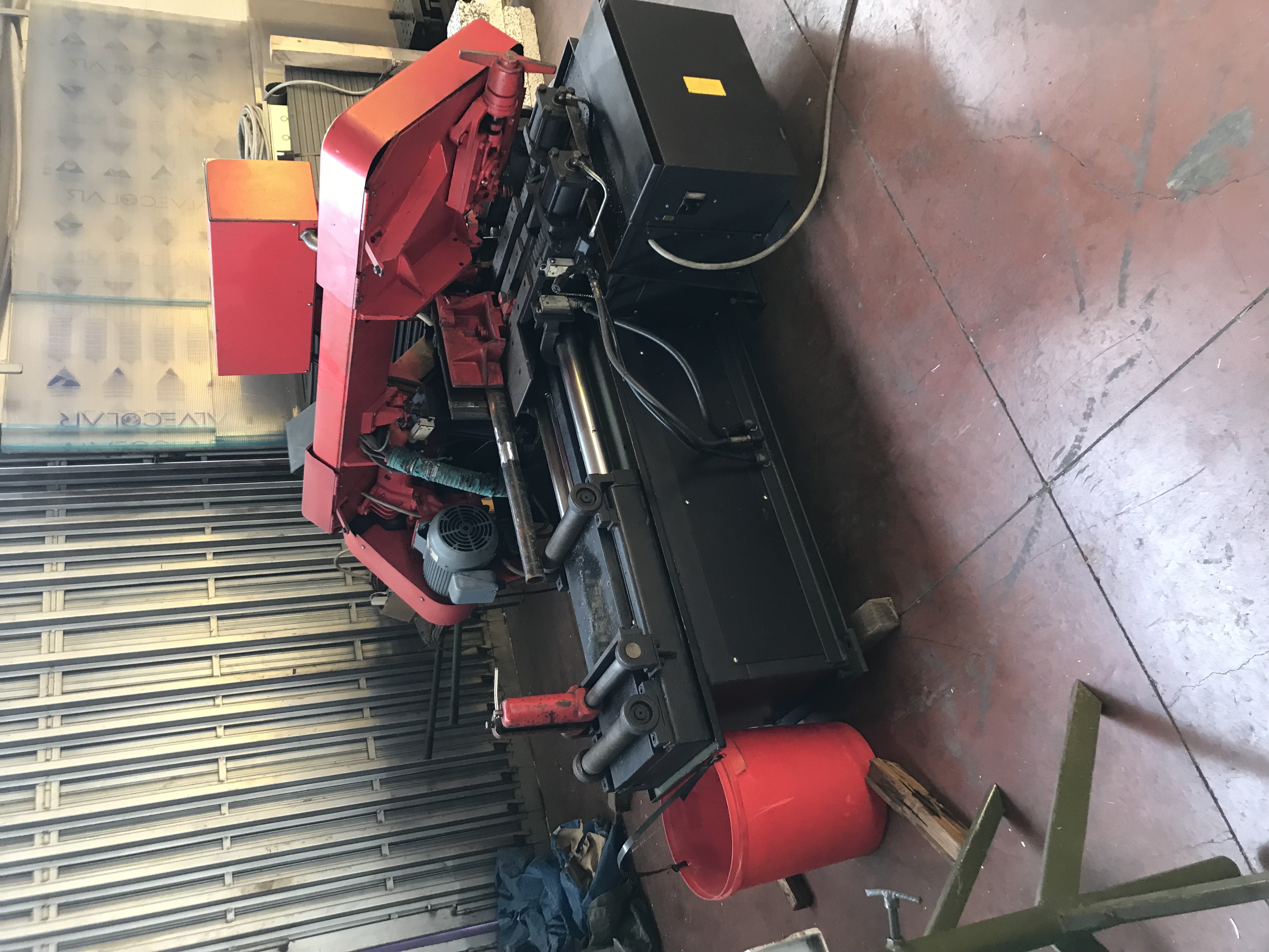 Sega a nastro Amada HA250 in vendita - foto 2