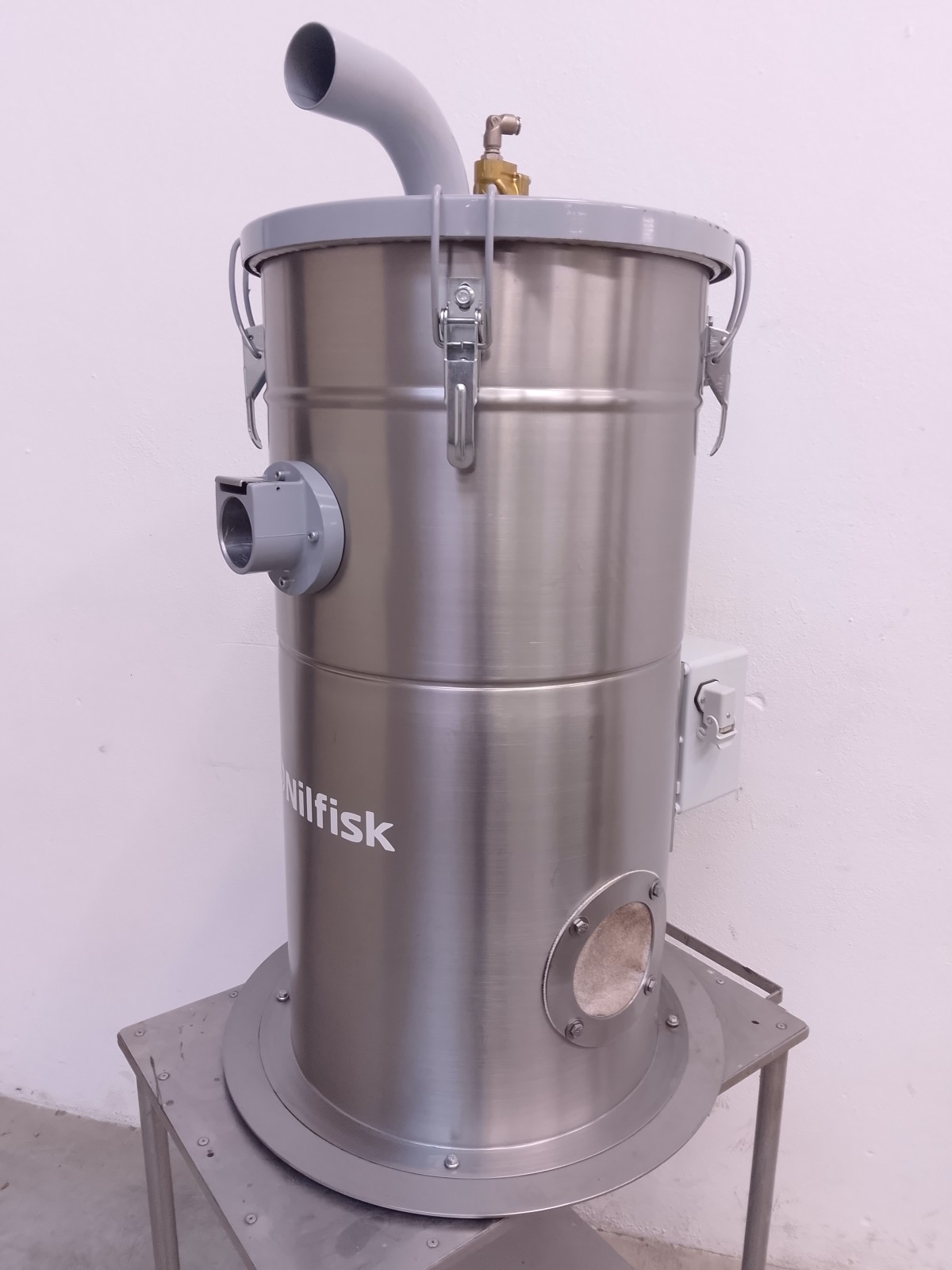 ASPIRATORE INDUSTRIALE POLVERI - NILFISK (MF-PR-ASP-74) in vendita - foto 5