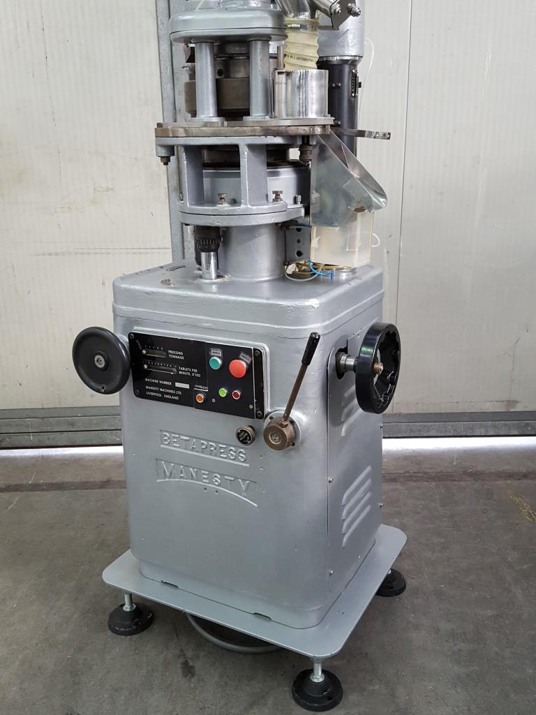 COMPRIMITRICE ROTATIVA – MANESTY MOD. BETAPRESS  in vendita - foto 2