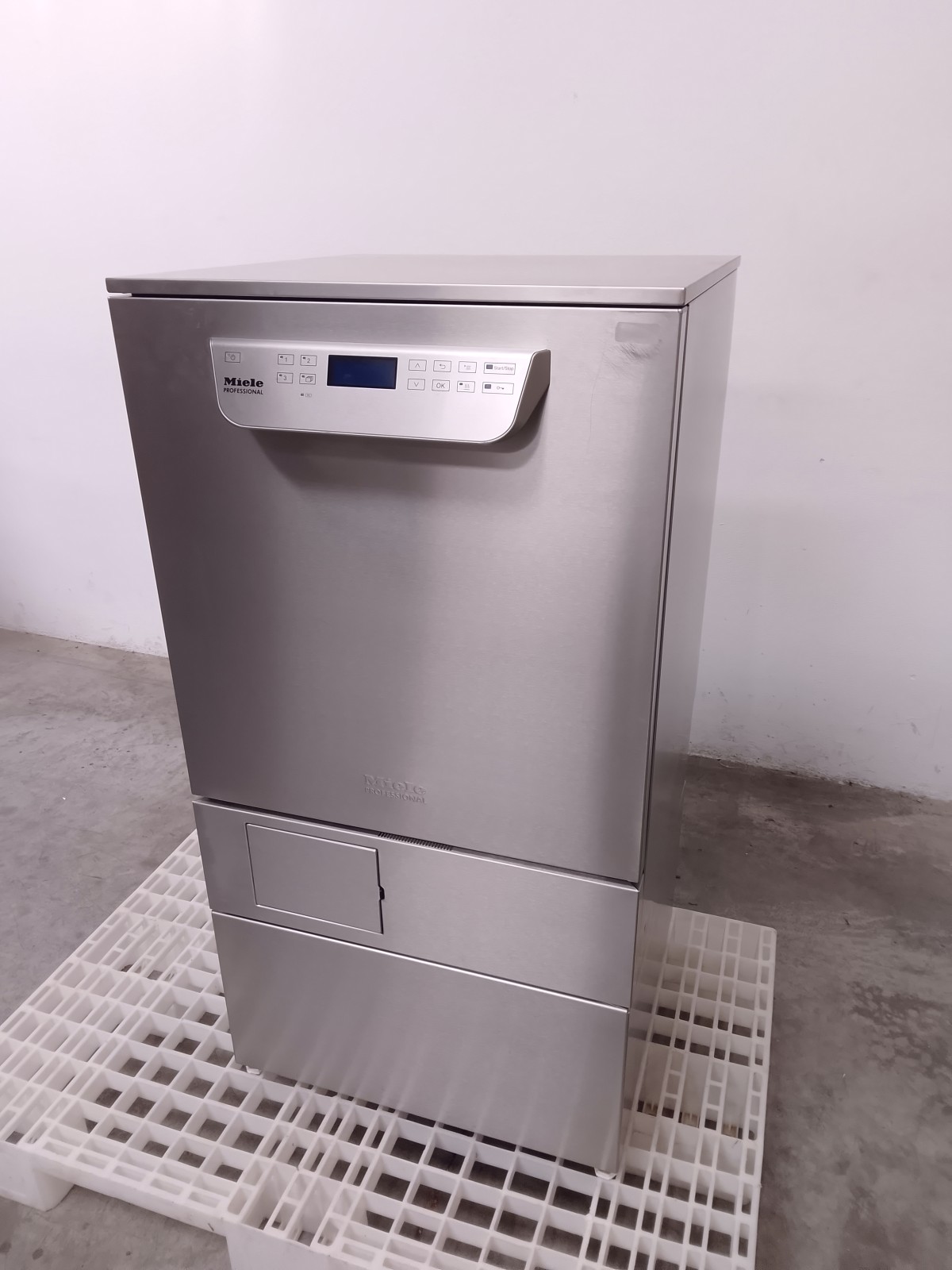 LAVASTRUMENTI/LAVAVETRERIE - MIELE(COD. PH-PR-LAVA-15) in vendita - foto 2