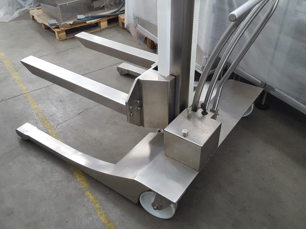 CARRELLO ELEVATORE PORTAFUSTI IDRAULICO–ISN TECHNOLOGY  in vendita - foto 3
