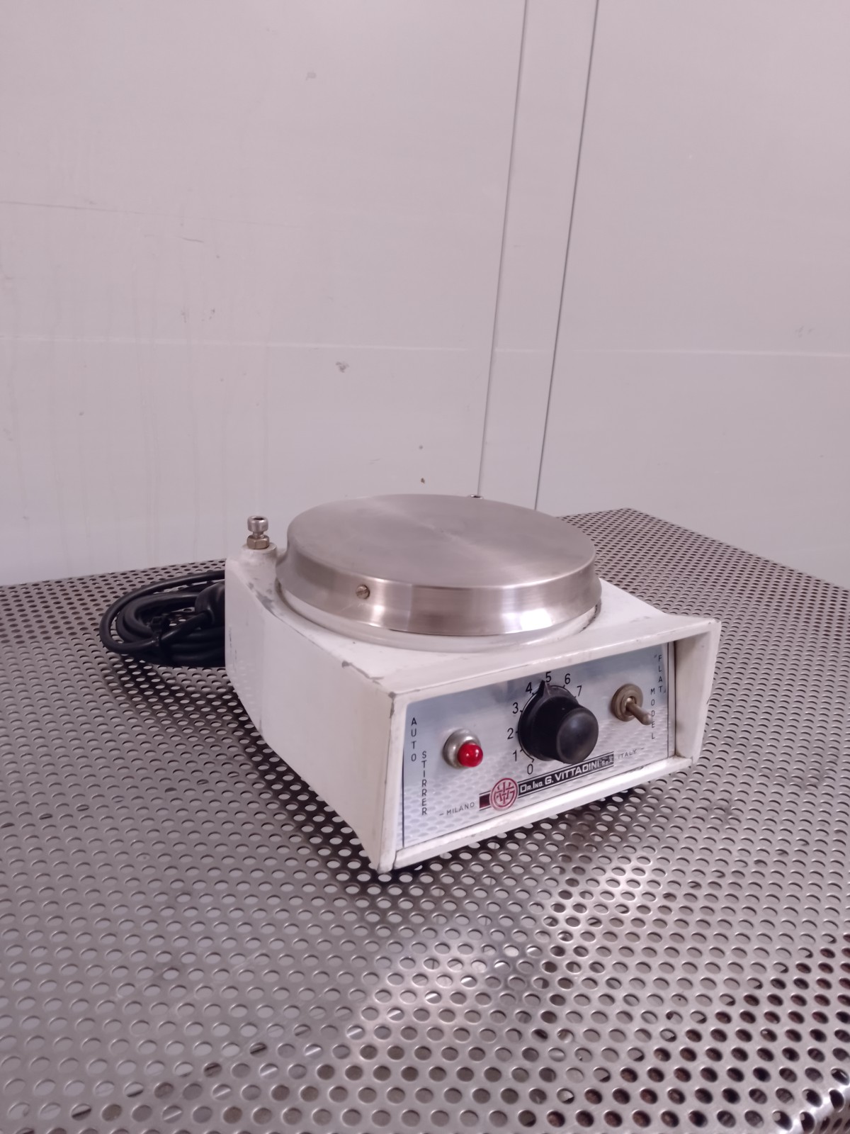 AGITATORE MAGNETICO CON PIASTRA RISCALDANTE (LAB-PIA-9) in vendita - foto 4