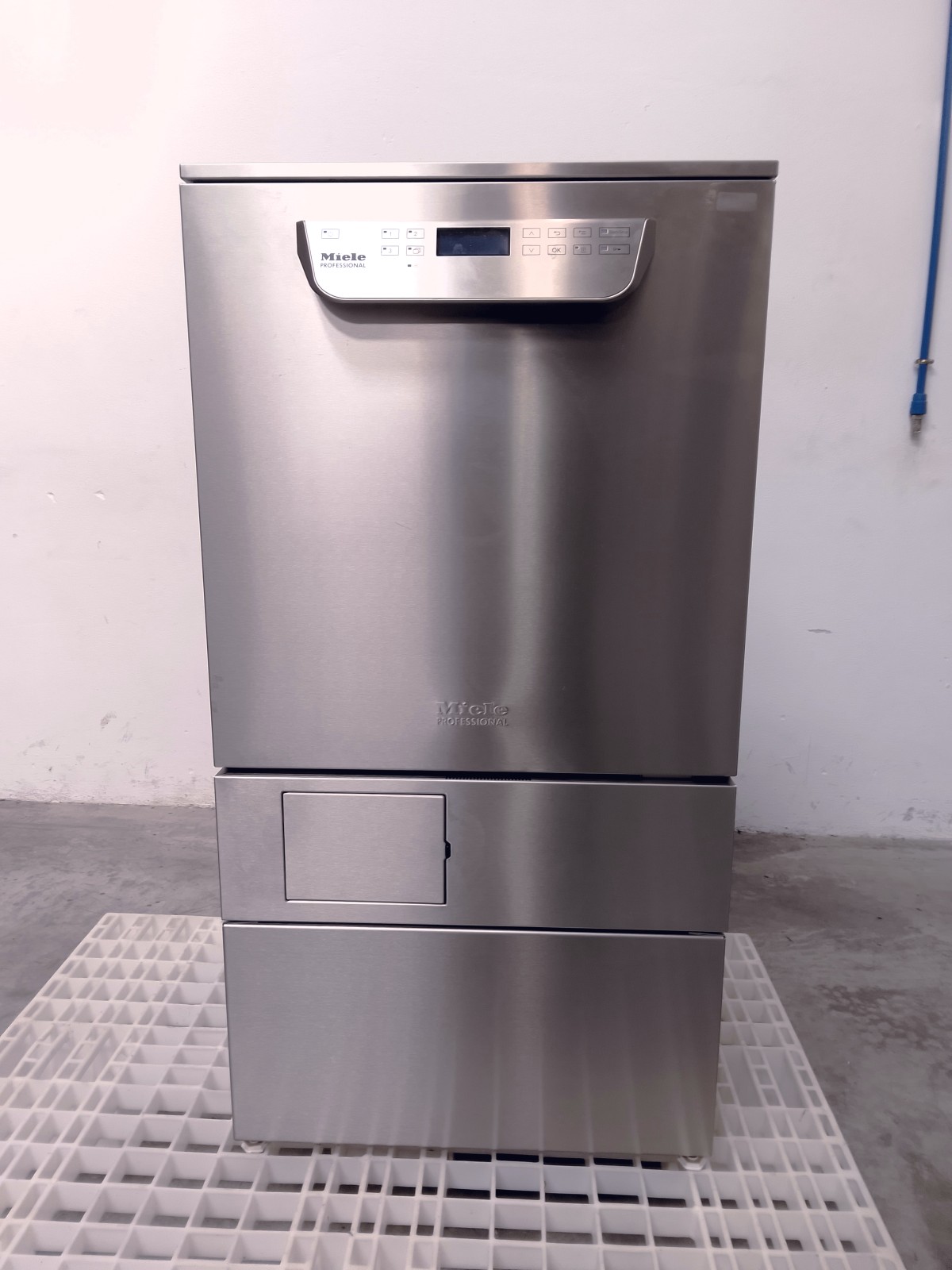 LAVASTRUMENTI/LAVAVETRERIE - MIELE(COD. PH-PR-LAVA-15) in vendita - foto 1