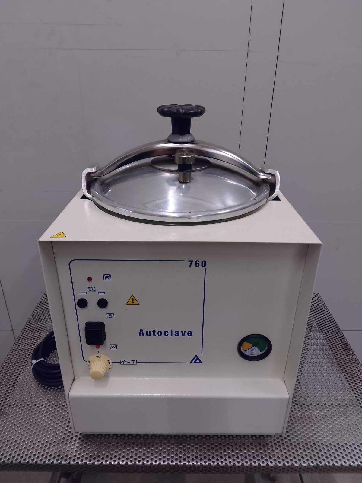 AUTOCLAVE DA BANCO DA 15 LT – ASAL (COD. LAB-AUT-6) in vendita - foto 1