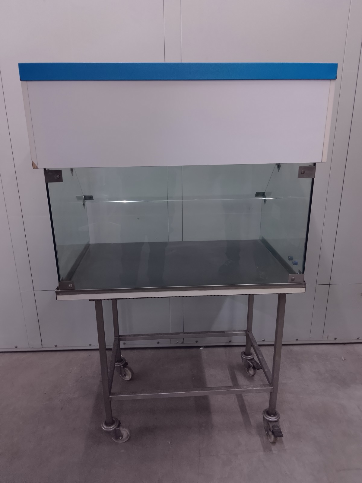 CAPPA A FLUSSO LAMINARE VERTICALE-PBI (COD. LAB-CAP-32) in vendita - foto 4