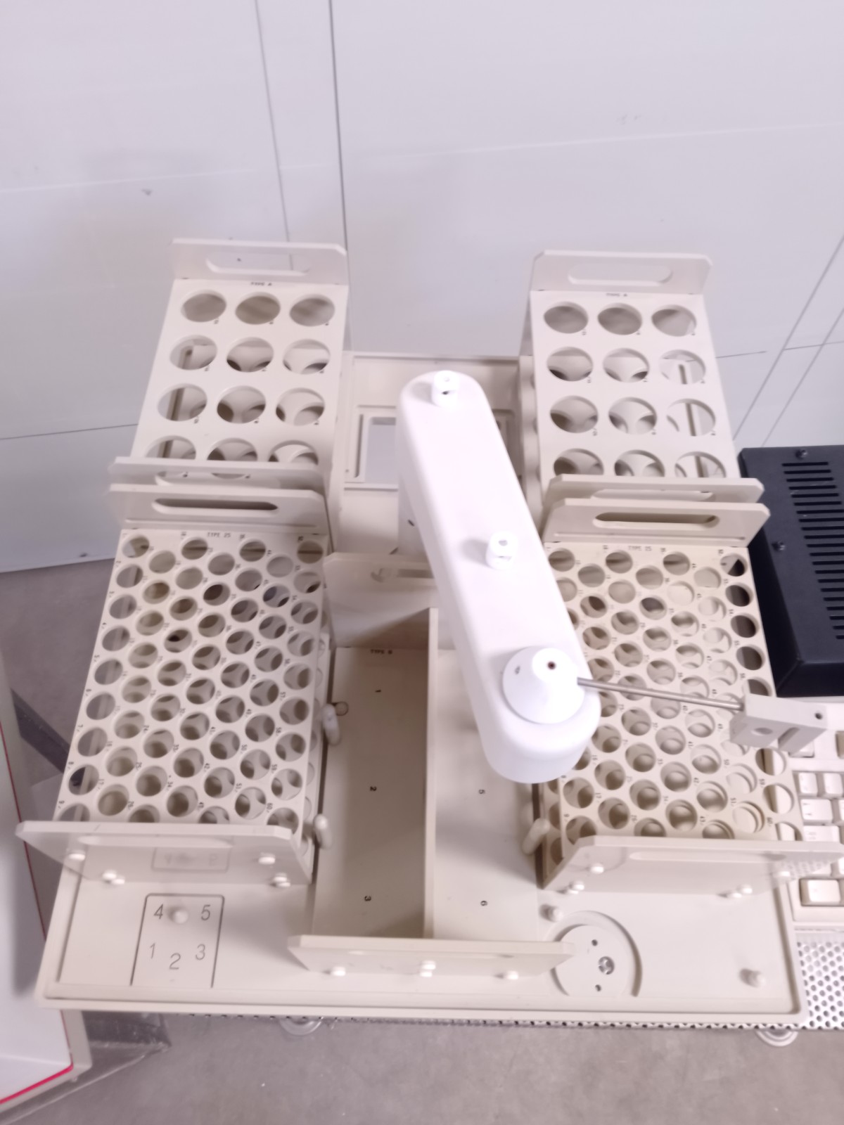 SPETTROMETRO AD ASSORB. ATOMICO VARIAN(LAB-SPECT-17) in vendita - foto 5