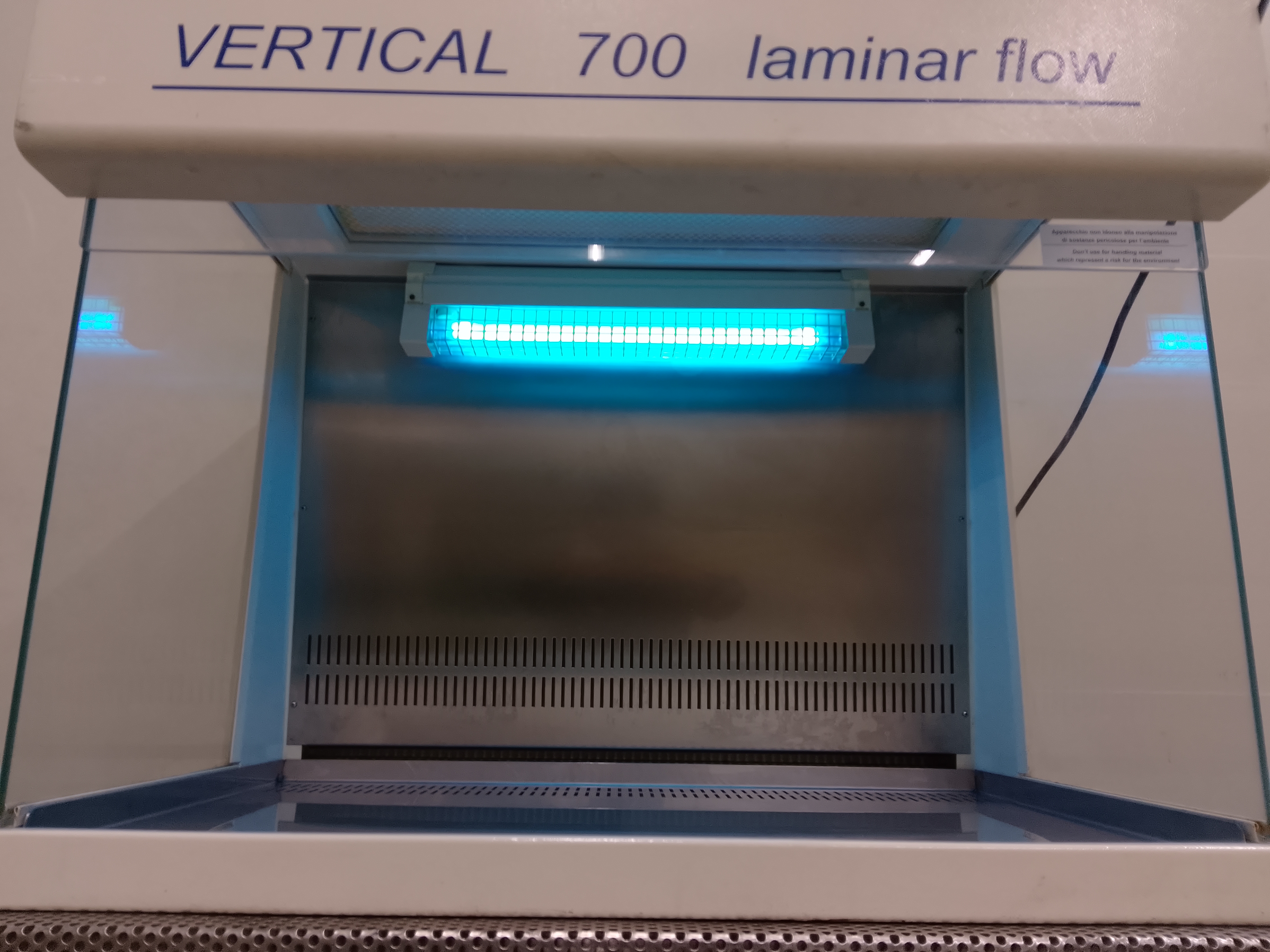 CAPPA A FLUSSO LAMINARE VERTICALE (COD. LAB-CAP-31) in vendita - foto 4