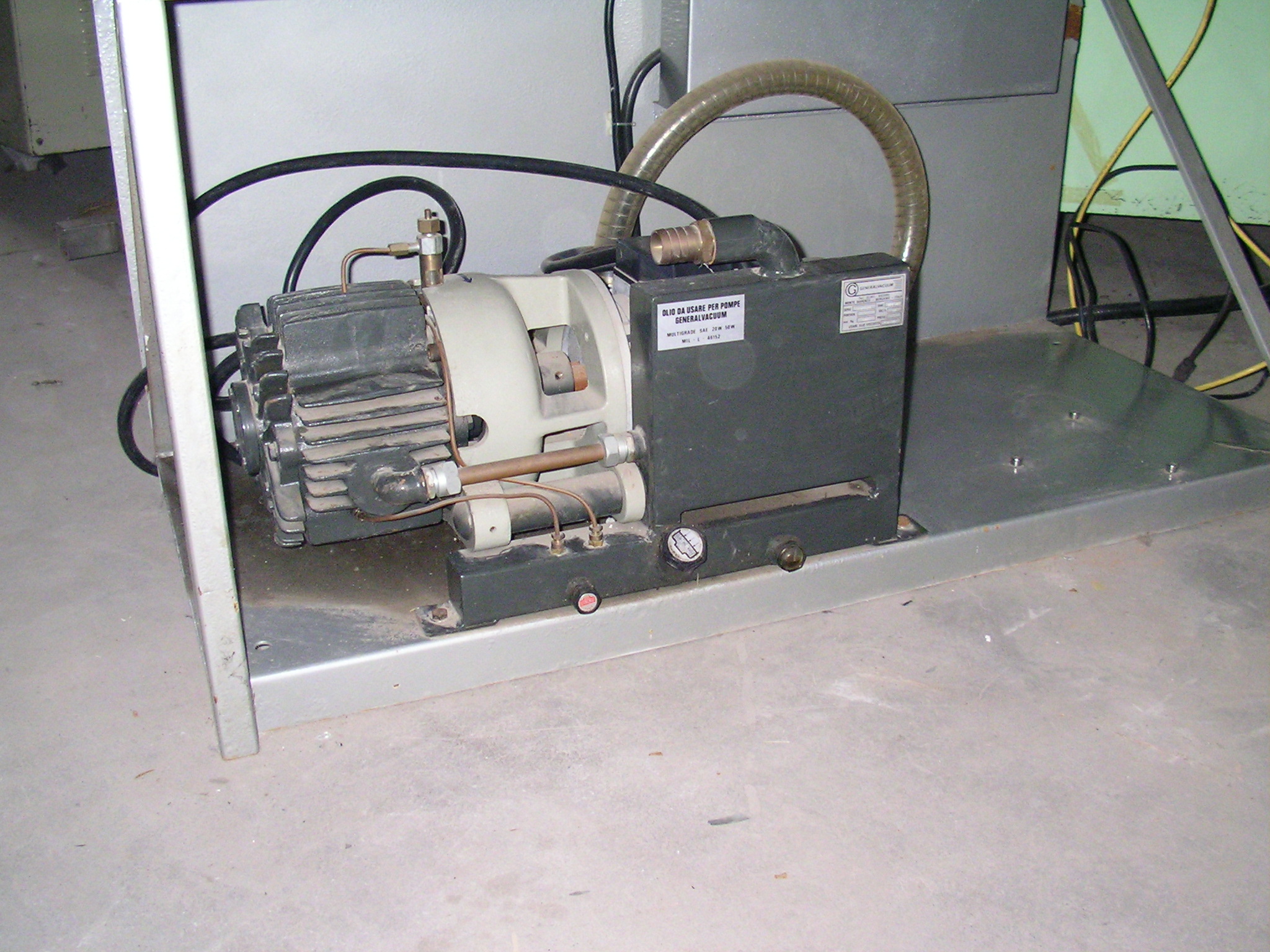 POMPA DA VUOTO CON FILTRO – GENERAL VACUUM (POM-8) in vendita - foto 2