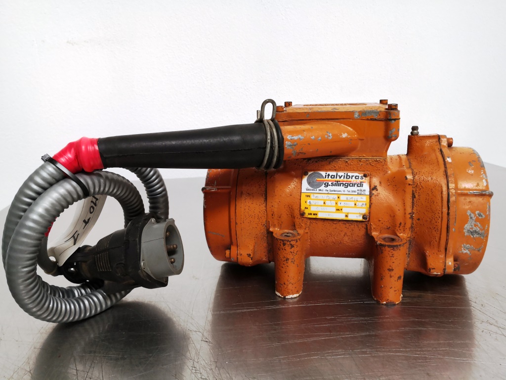 MOTOVIBRATORE ELETTRICO – ITALVIBRAS (COD. RIC-MOT-30) in vendita - foto 1