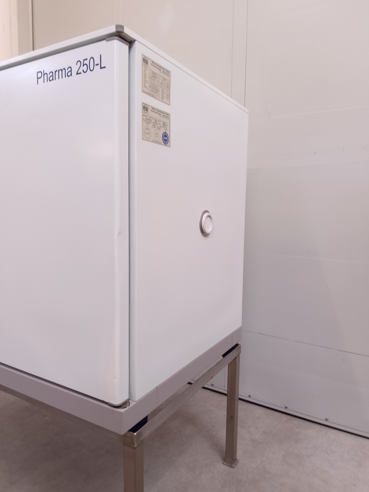 CABINA PER PROVA FOTOSENSIBILITÀ–WEISS(COD. LAB-FOR-32) in vendita - foto 11