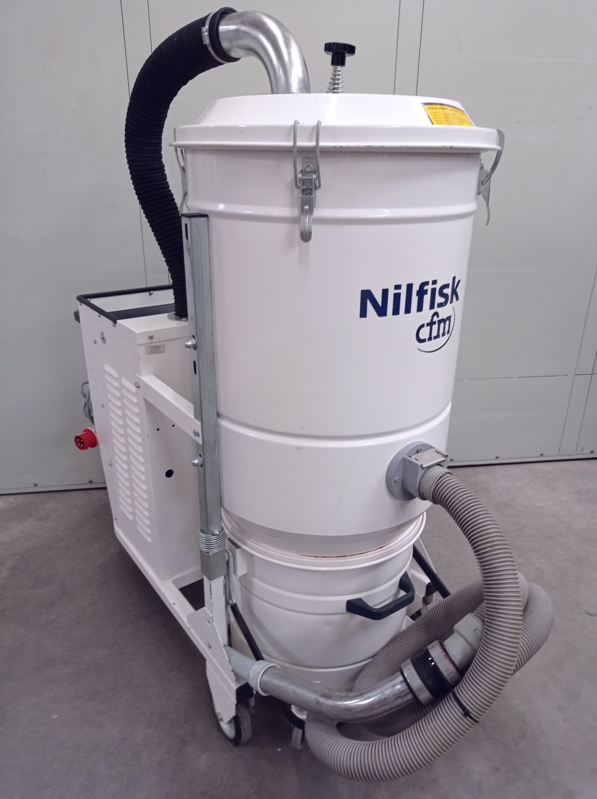 ASPIRATORE INDUSTRIALE POLVERI – NILFISK( MF-PR-ASP-69) in vendita - foto 3